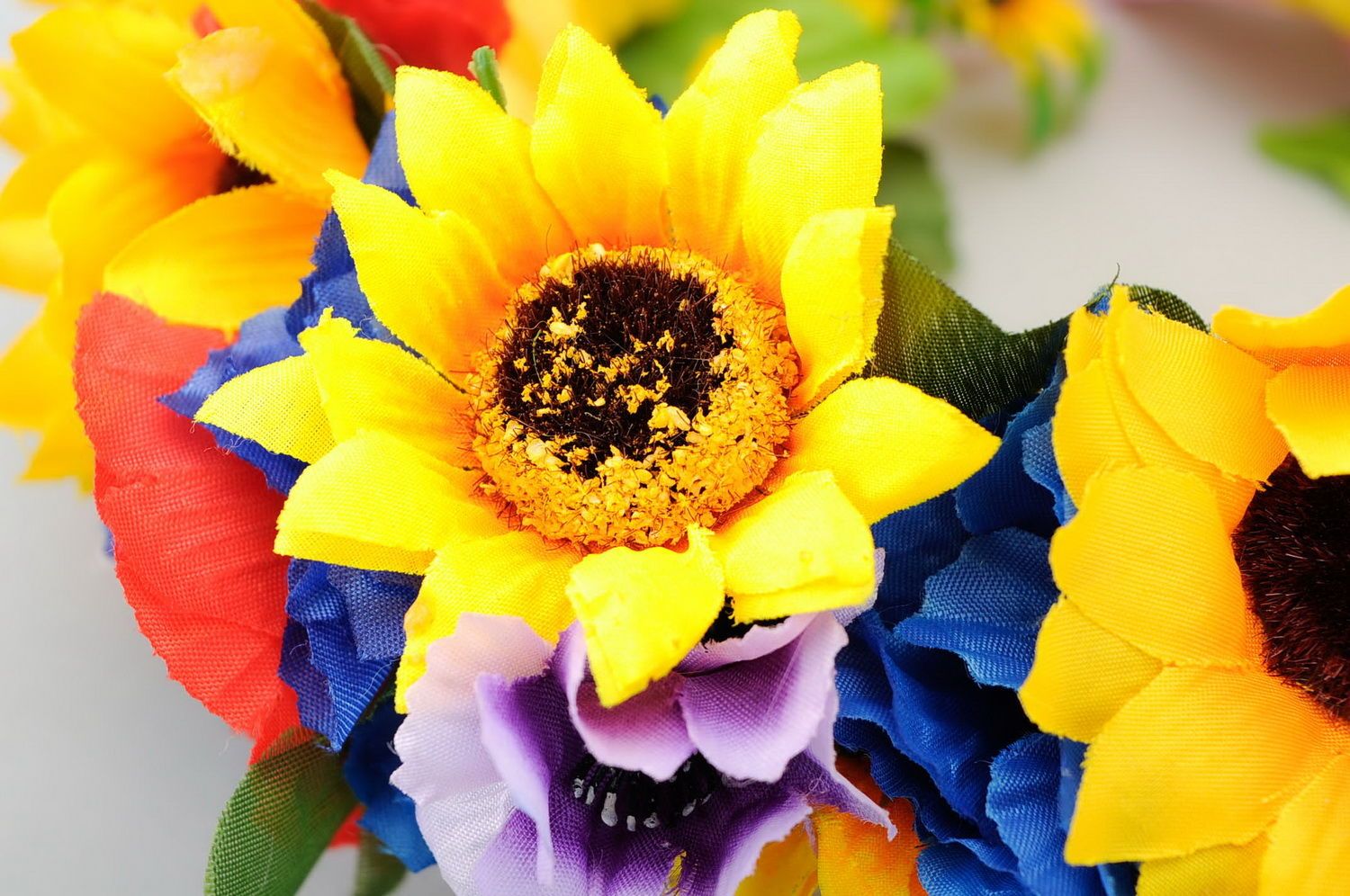 Coroa de flores artificiais ucraniana foto 4