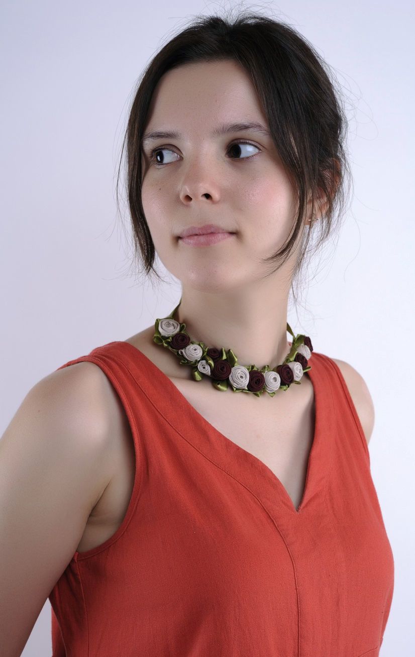 Handmade necklace made ​​of linen photo 4
