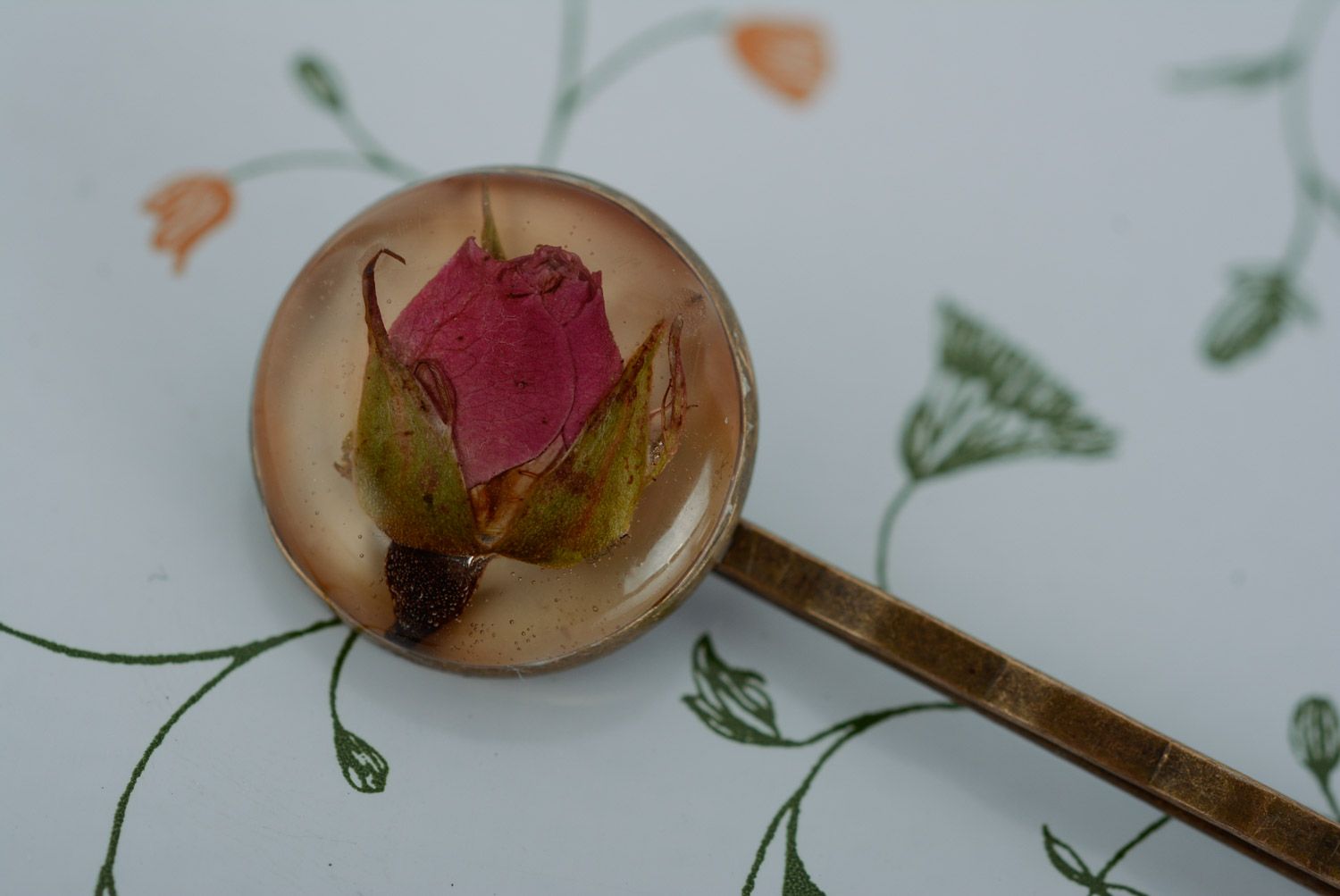 Tender handmade metal hair clip with dried flower in epoxy resin for women photo 4