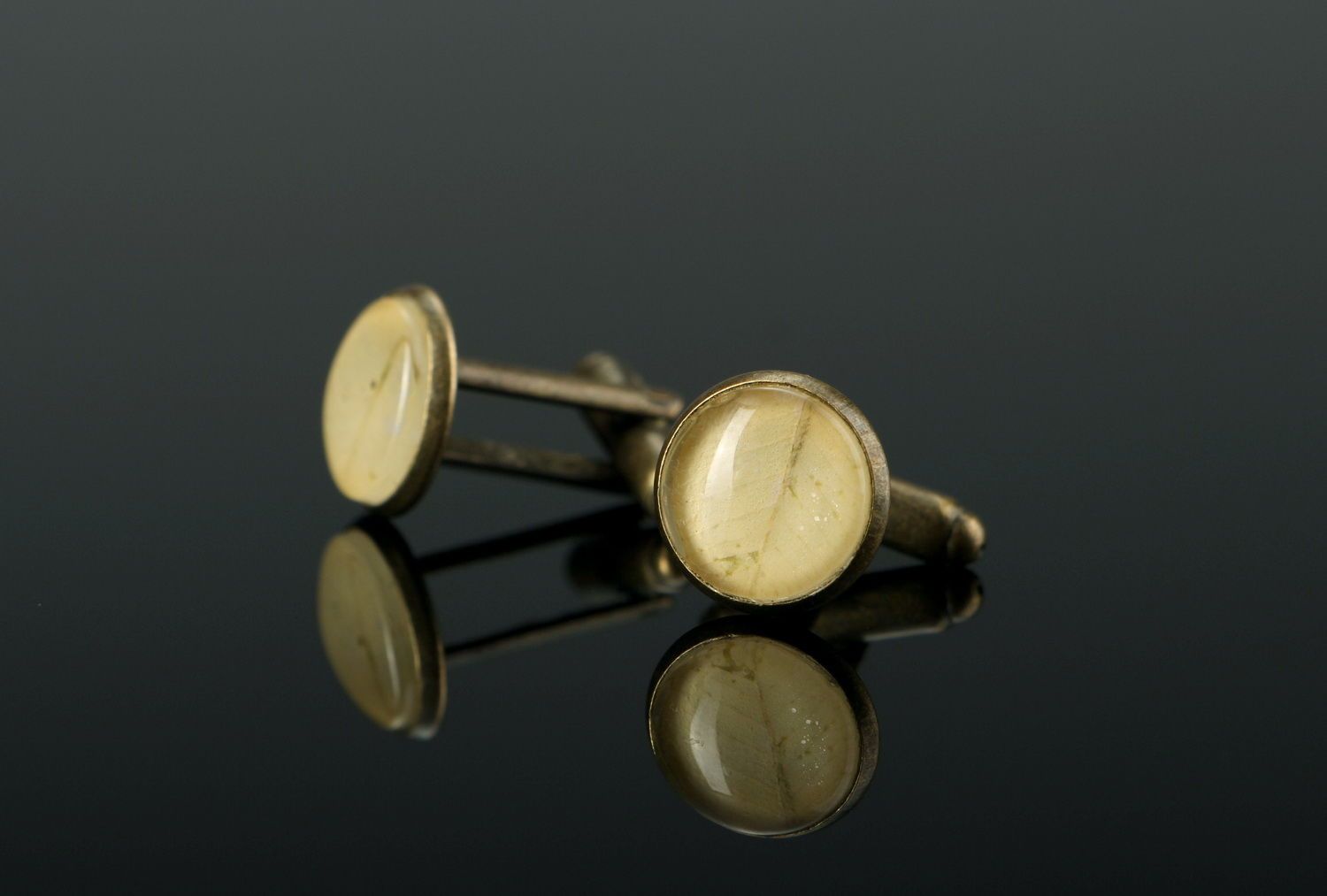 Cufflinks made of clover leaves photo 1