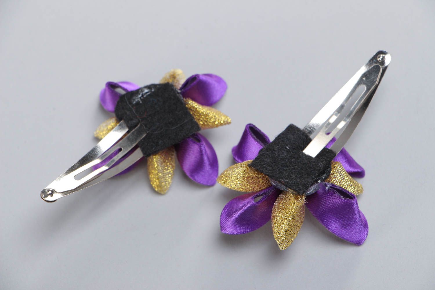 Set of 2 handmade decorative hair clips with violet satin ribbon kanzashi flowers photo 4