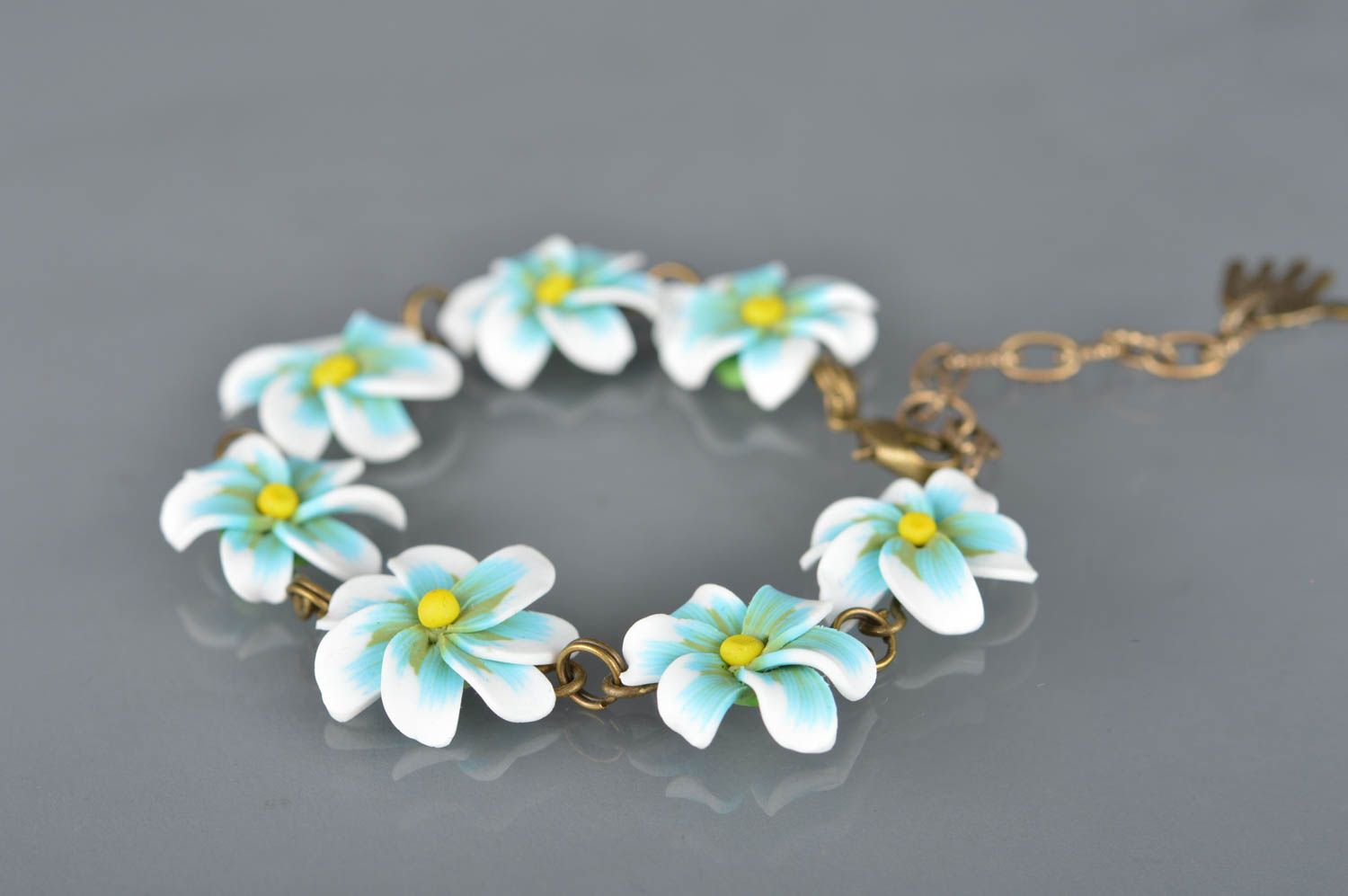 Bright white and turquoise flower chain charm bracelet for teen girls photo 1