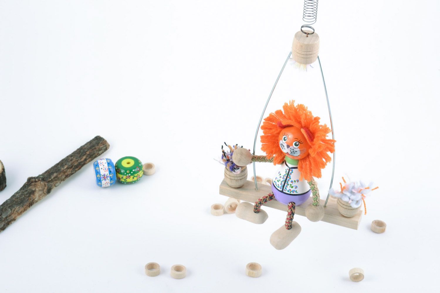 Holz Spielzeug Löwe mit bunter Bemalung Designer interessant für Kinder Handarbeit foto 2
