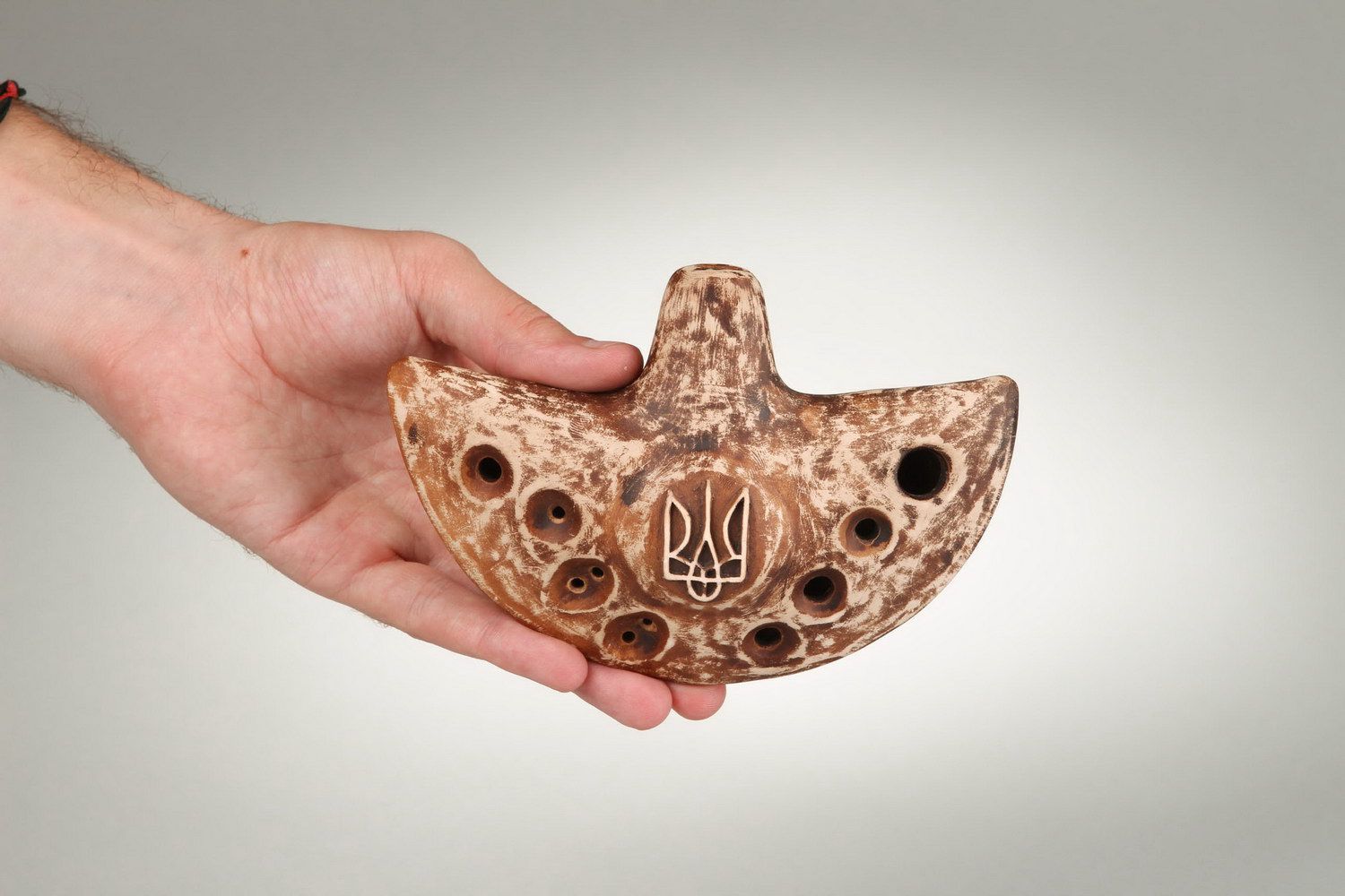 Okarina, keramische Pfeifeflöte aus Ton mit Wappen foto 3