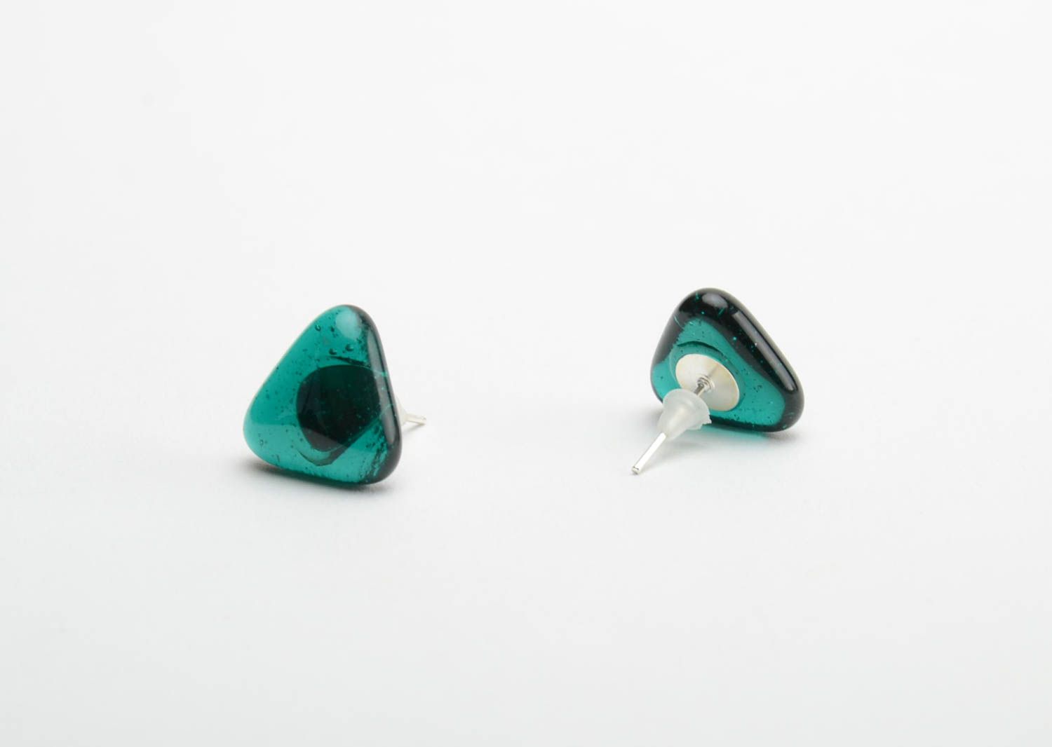 Green small stud earrings made of fusing glass triangular handmade accessory photo 3