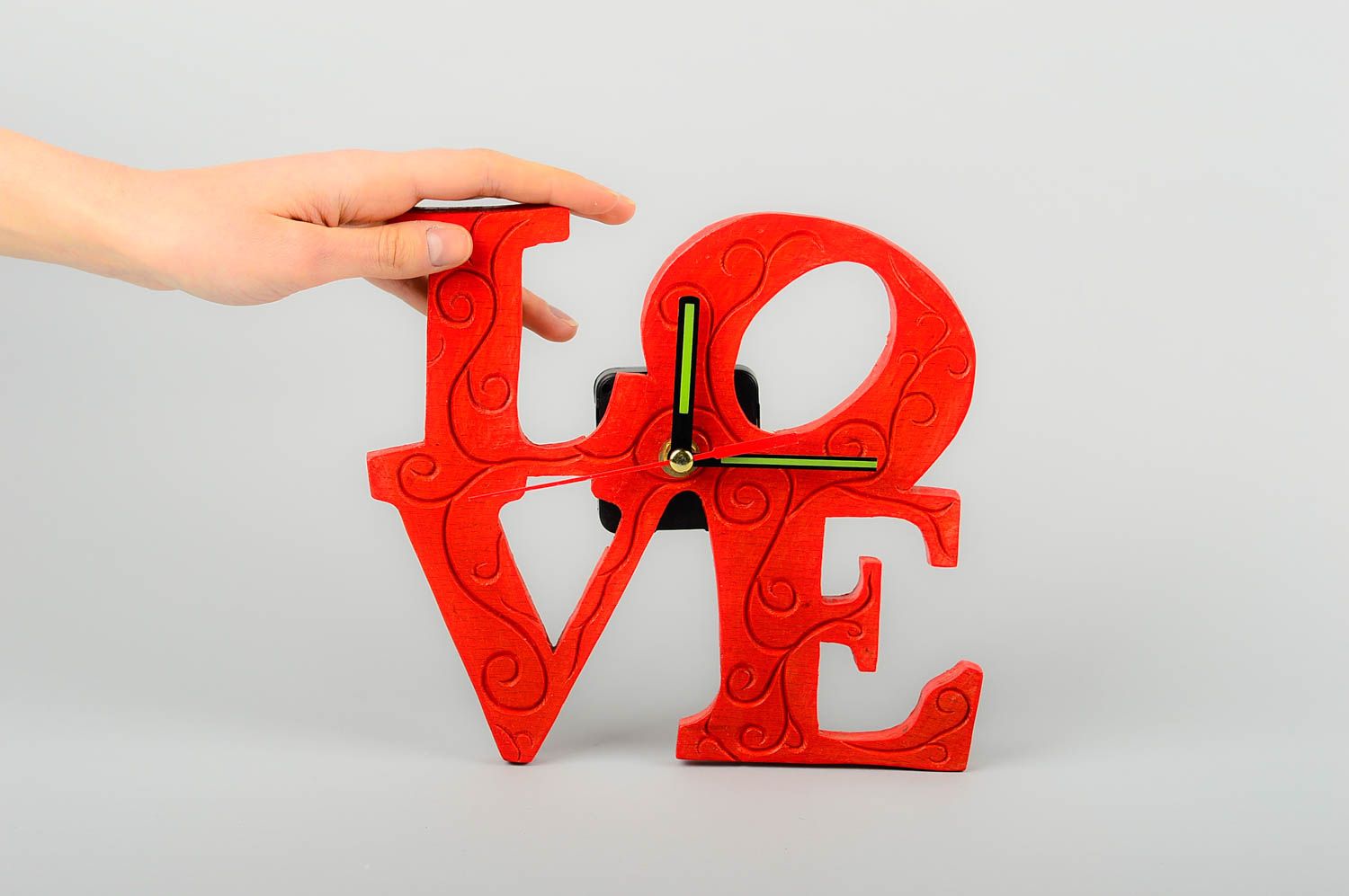 Настенные часы ручной работы необычные часы круглые деревянные часы Love фото 2