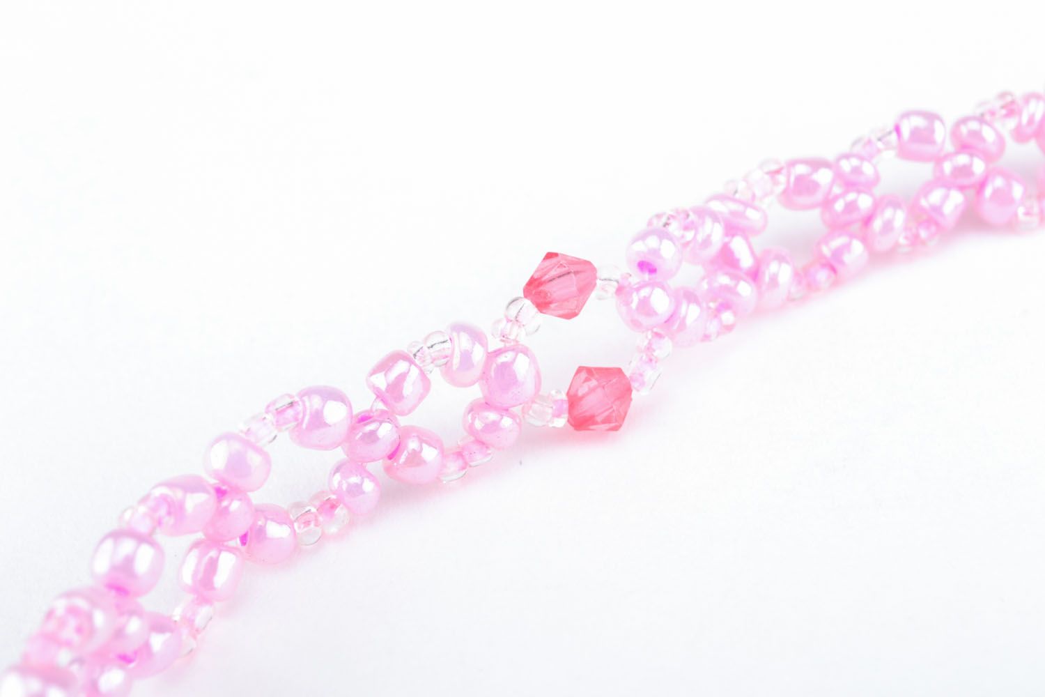 Gentle pink beaded necklace photo 2
