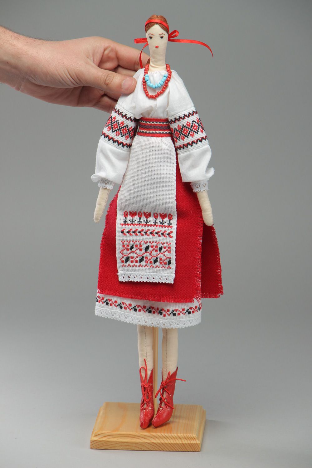 Кукла ручной работы в национальном костюме декоративная большая тряпичная  фото 4