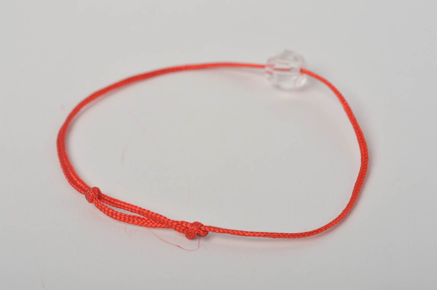 Bracelet fin Bijou fait main cordon rouge avec perle transparente Cadeau enfant photo 5