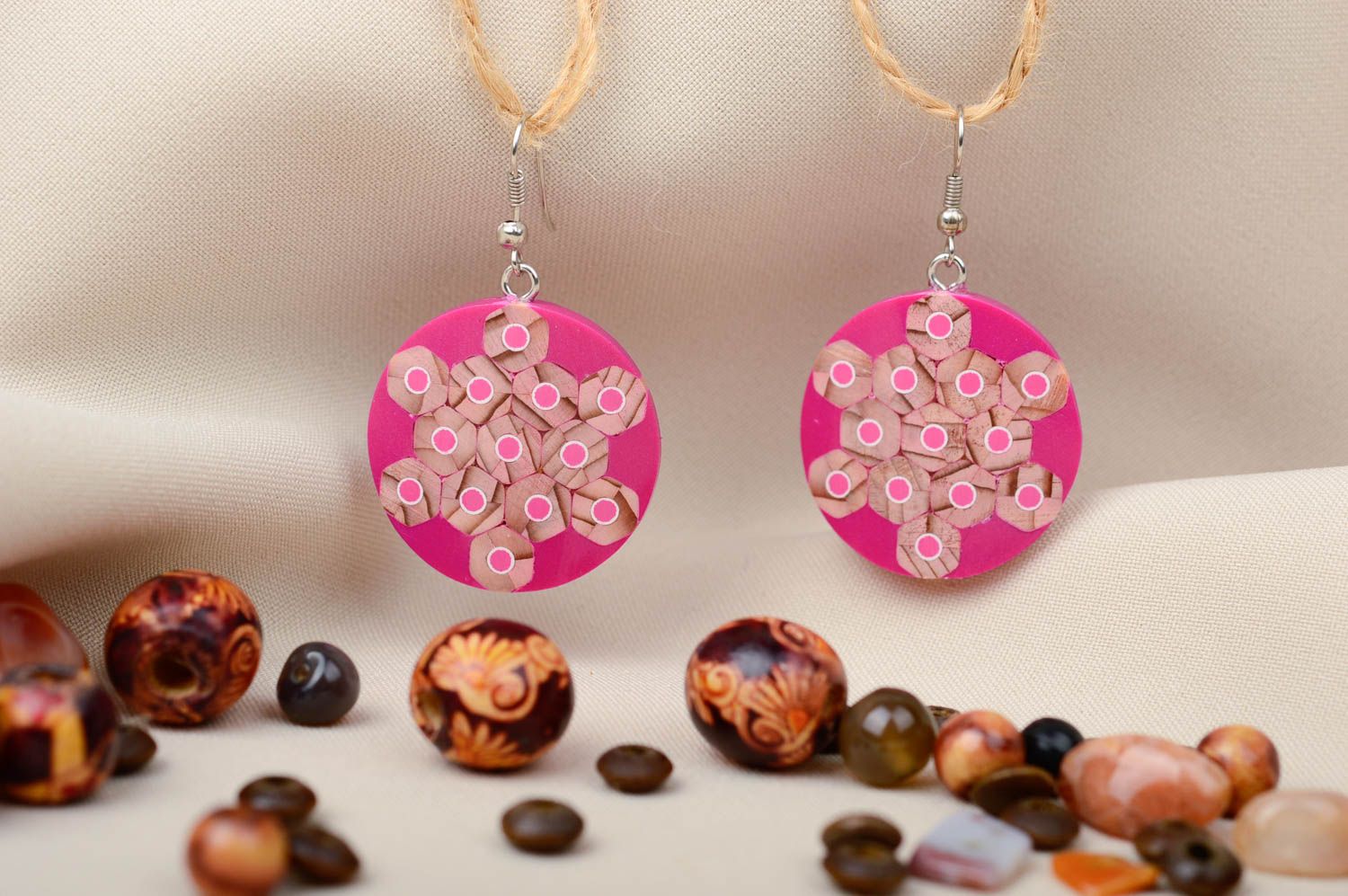 Boucles d'oreilles roses Bijou fait main rondes originales Cadeau pour femme photo 1