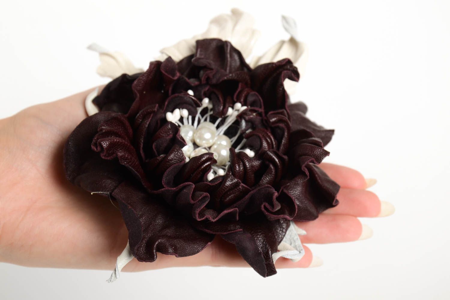 Grosse Broche en cuir naturel faite main fleur originale Accessoire femme photo 5