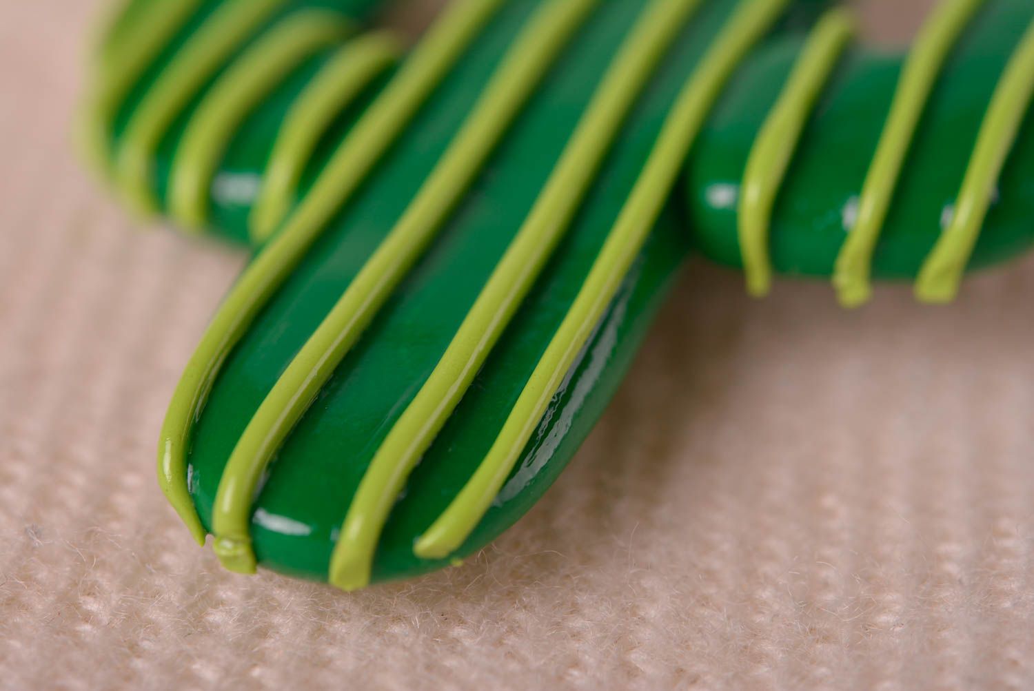 Broschen Modeschmuck handmade Schmuck für Frauen grüner Schmuck aus Ton foto 4