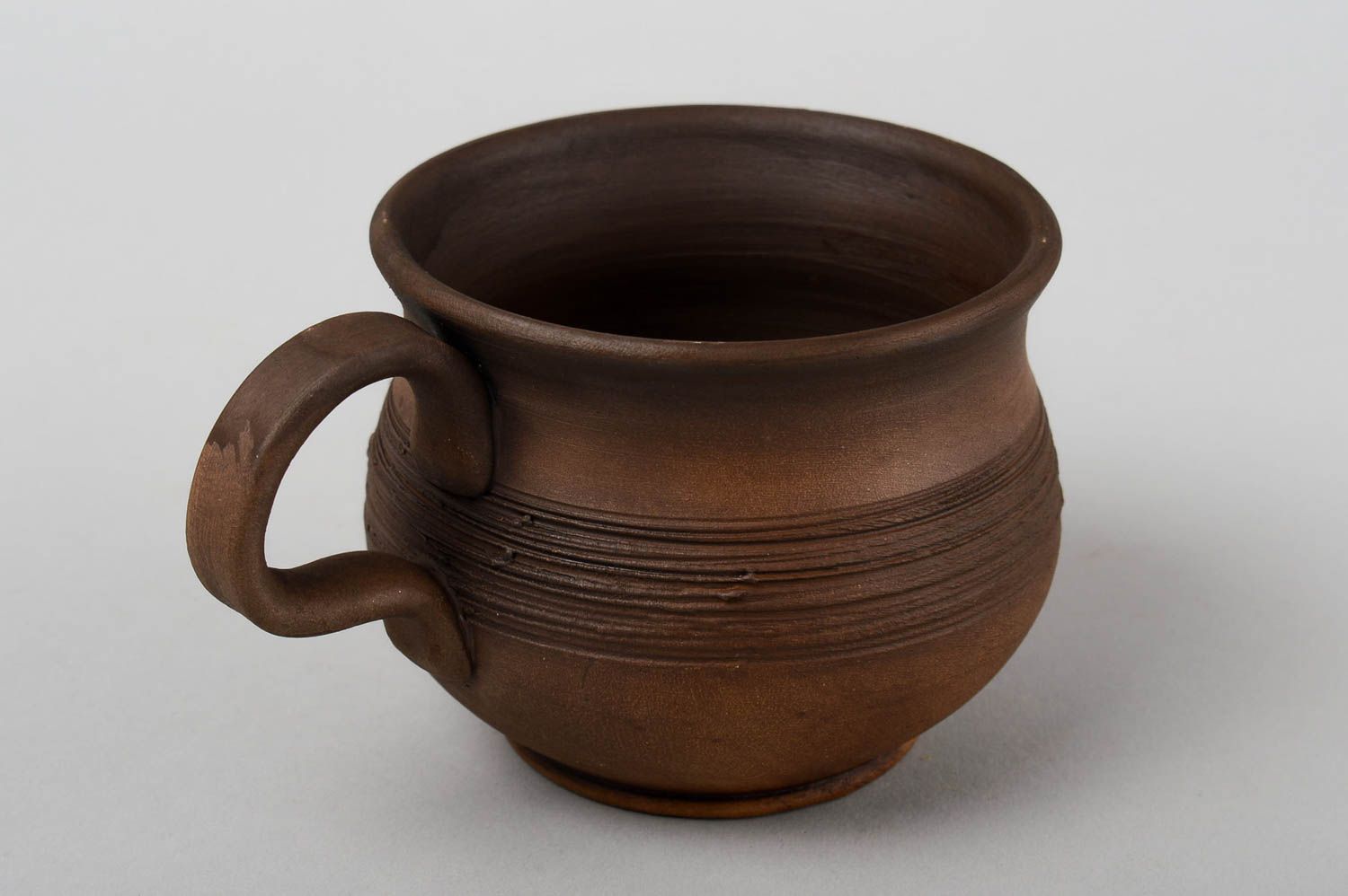 Taza original hecha a mano de arcilla vasija de barro utensilio de cocina foto 3
