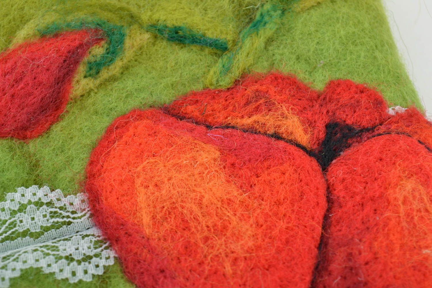 Beautiful handmade green felted wool clutch bag with red poppy photo 3