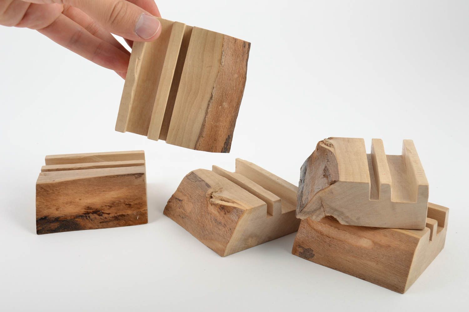 Conjunto de soportes para celulares originales de madera 5 piezas accesorios foto 4