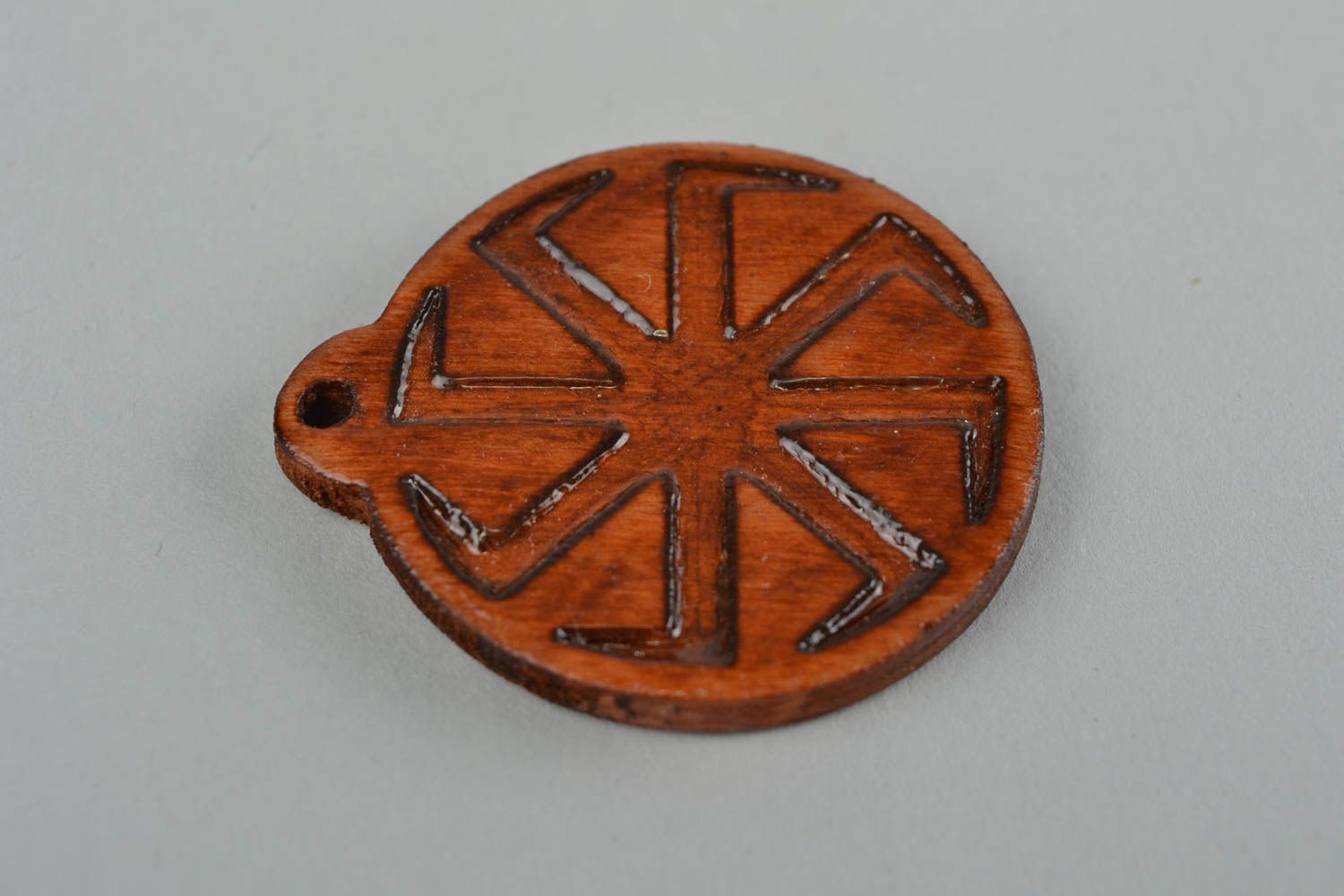 Amuleto protector eslavo artesanal colgante de madera Cruz de Lada Madre de Dios foto 4
