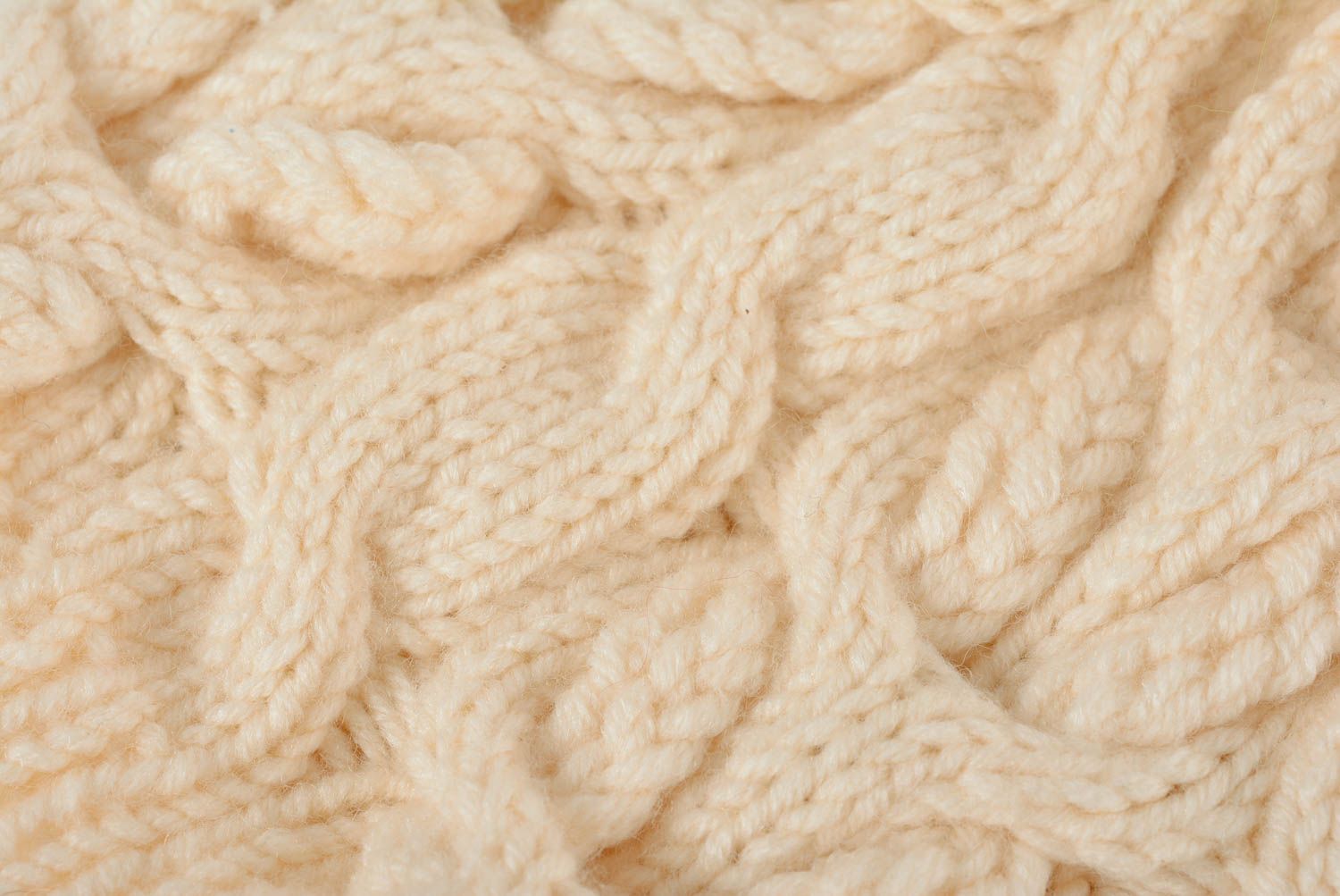 Gorro de abrigo para mujer tejido a dos agujas de lana artesanal original foto 3