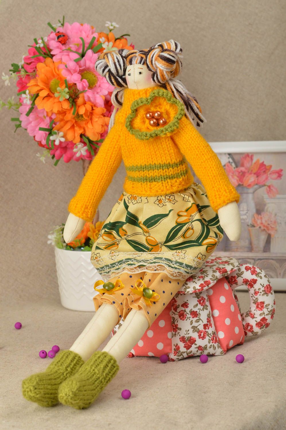 Кукла ручной работы кукла из ткани мягкая кукла в желтом наряде красивая фото 1