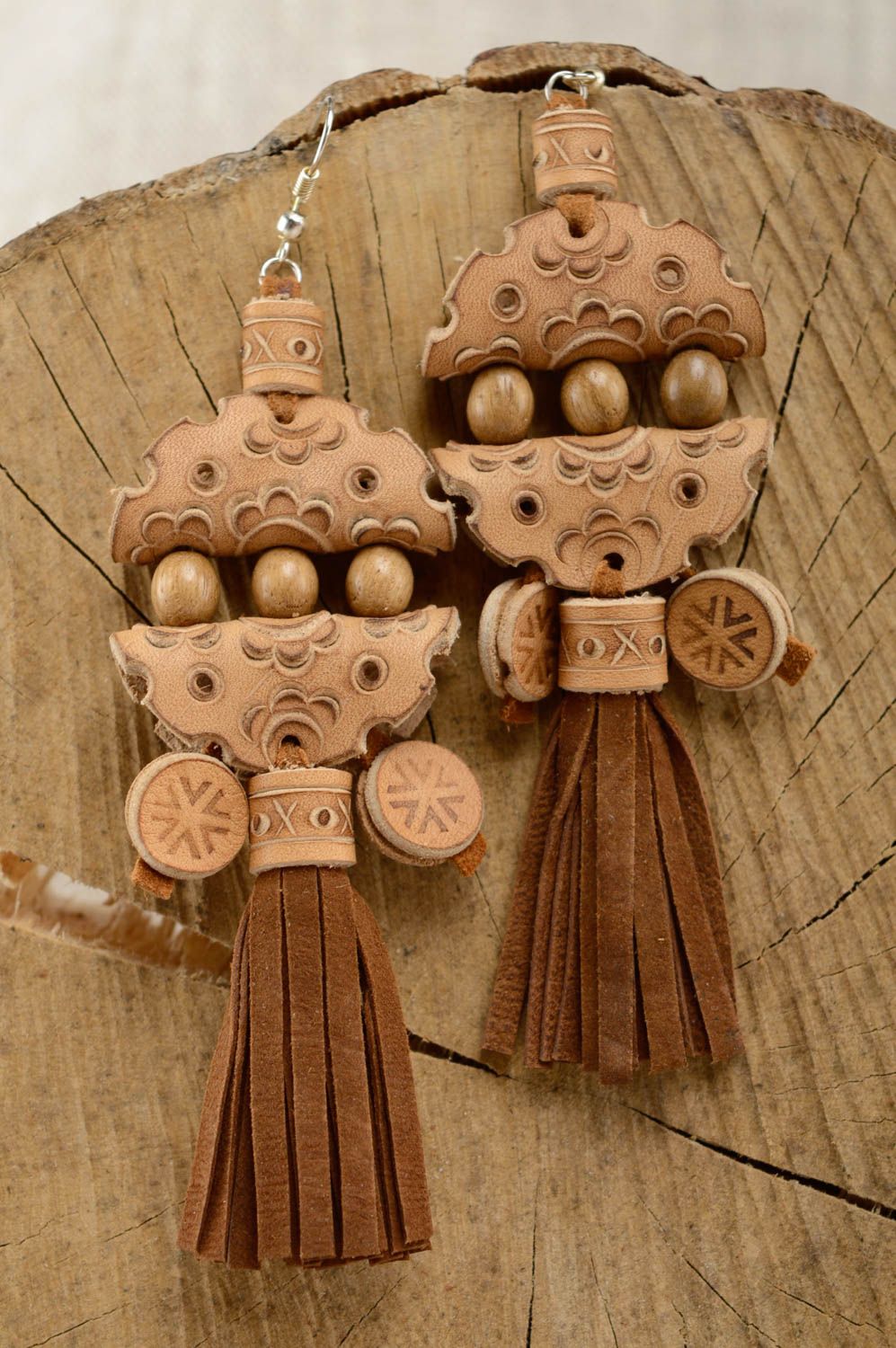 Boucles d'oreilles en perles de bois et cuir naturel faites main style ethnique photo 1