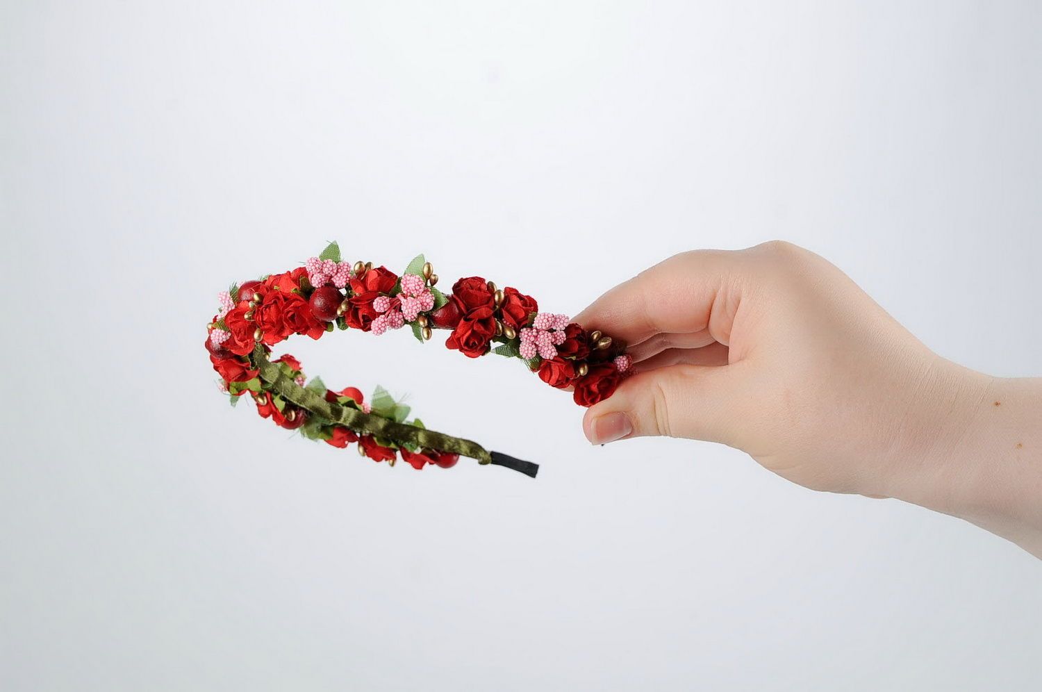 Headband with red roses photo 5