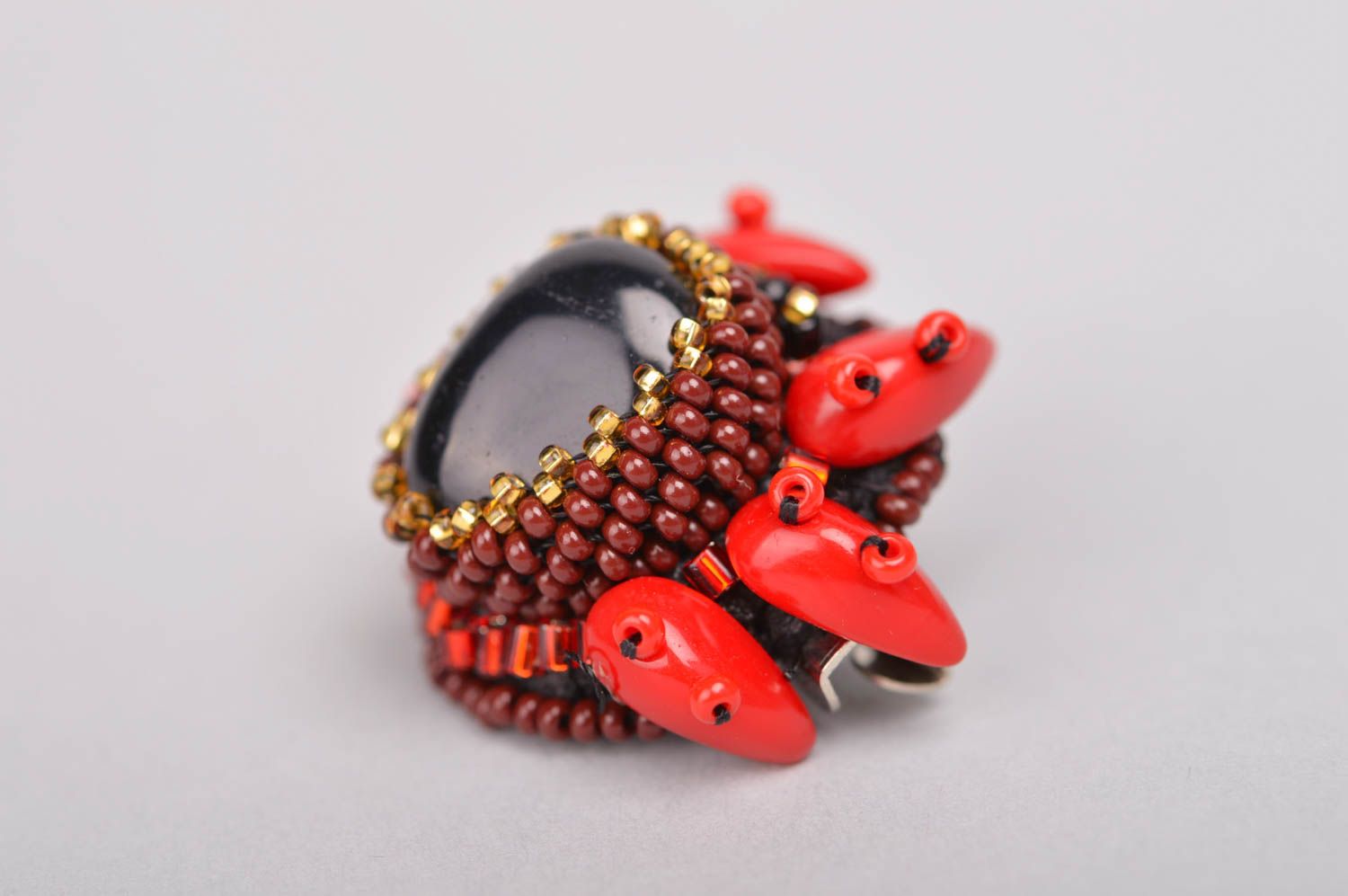 Broche noire et rouge fait main Bijou fantaisie Accessoire femme crabe photo 5