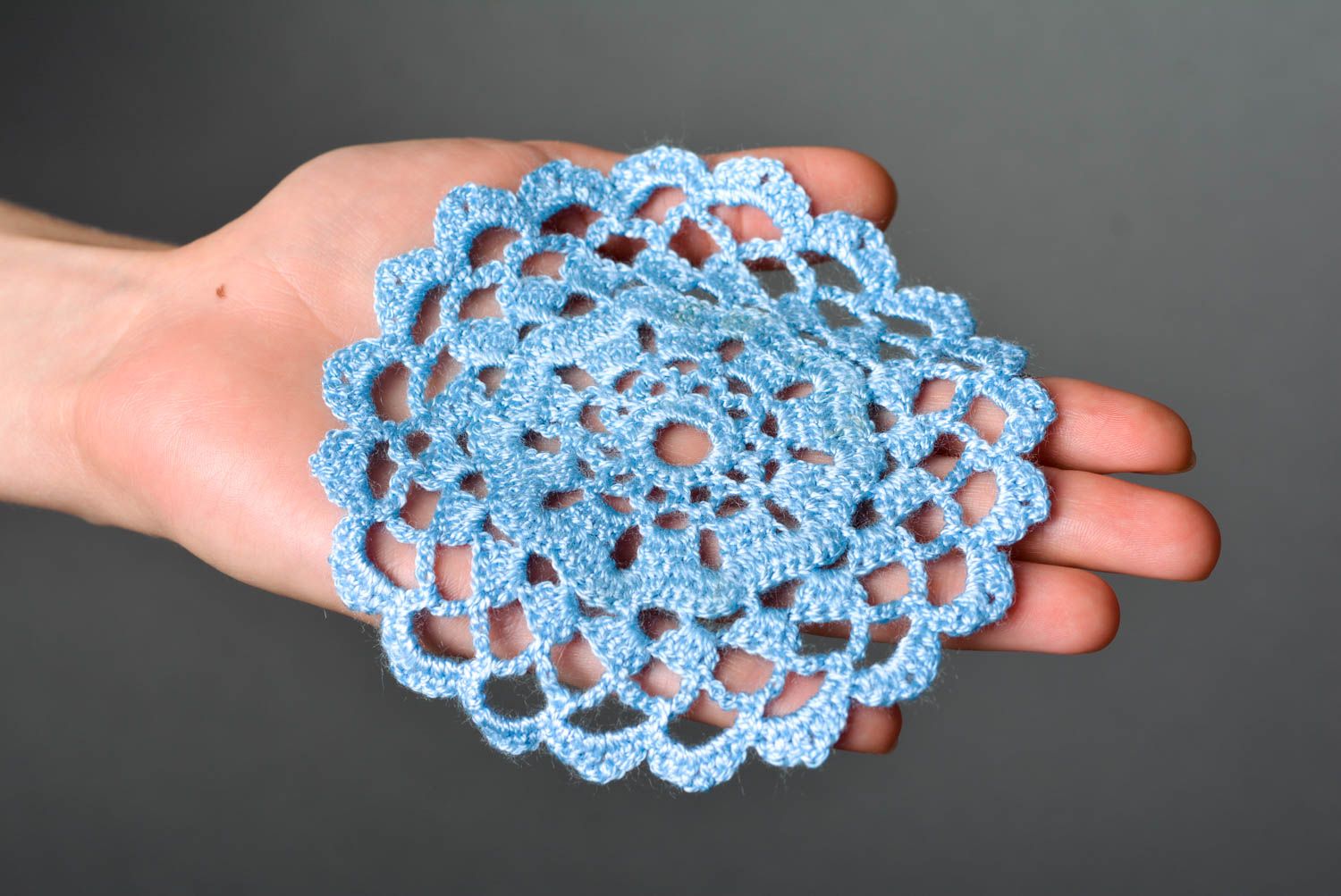 Dessous-de-plat rond fait main Dessous de tasse bleu au crochet Textile cuisine photo 2