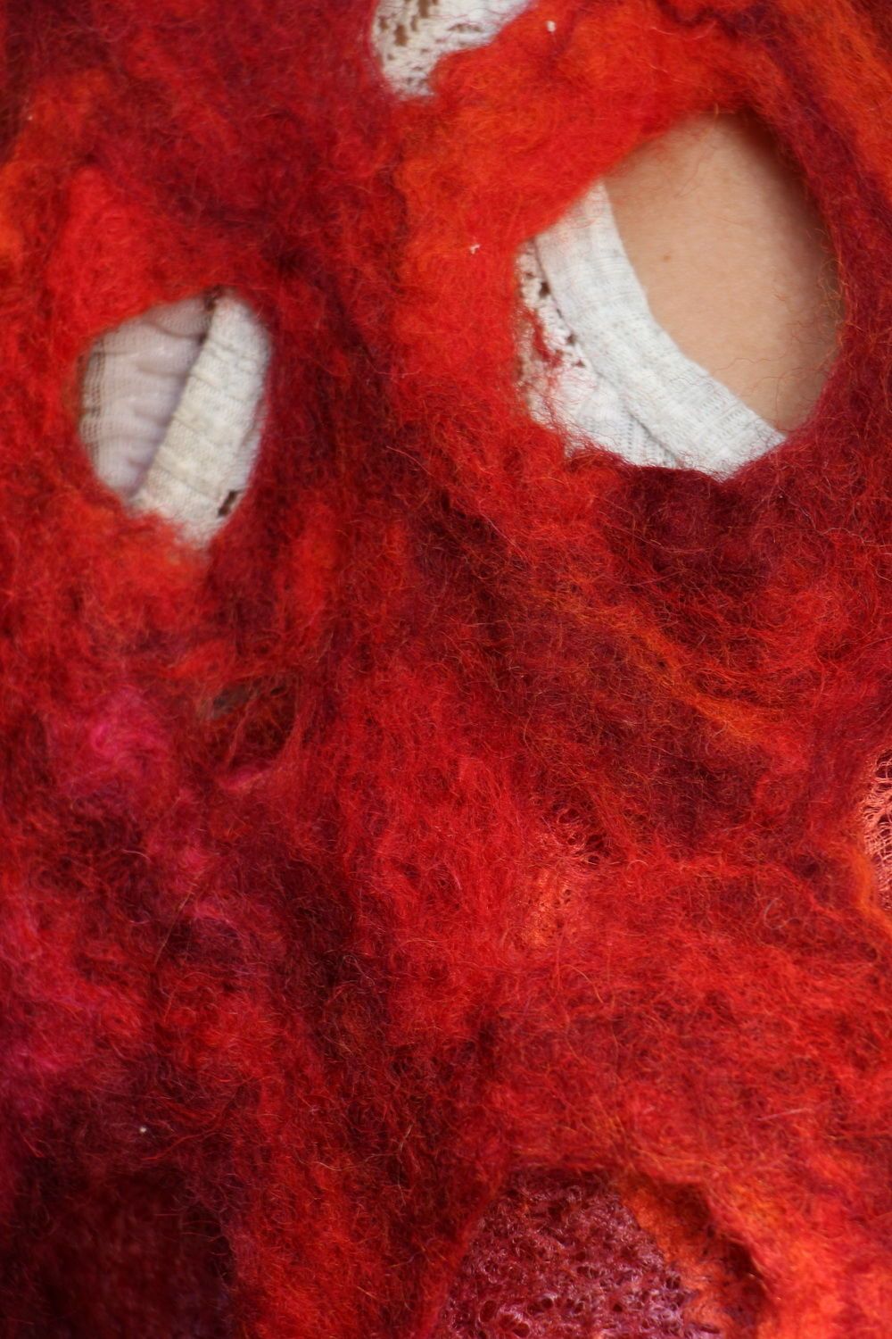 Gilet sans manche fait main de laine feutrée 'Flamme' photo 5
