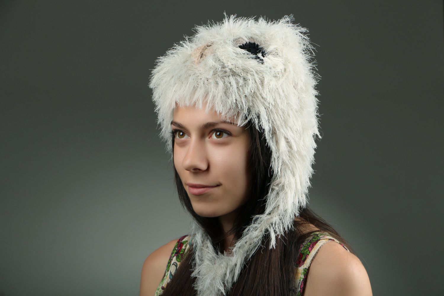 Knitted hat made of wool mixture with artificial fur photo 1