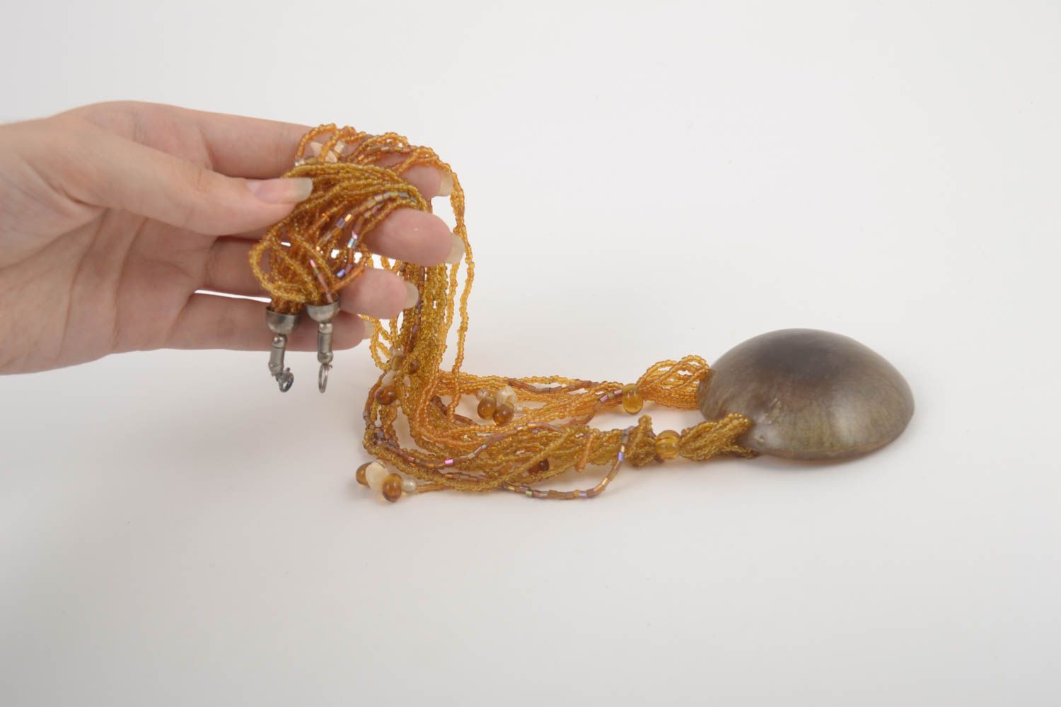 Collier pendentif Bijou fait main os de yack perles de rocaille Accessoire femme photo 5