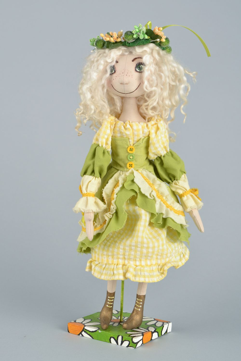 Handgemachte Puppe aus Stoff  foto 1