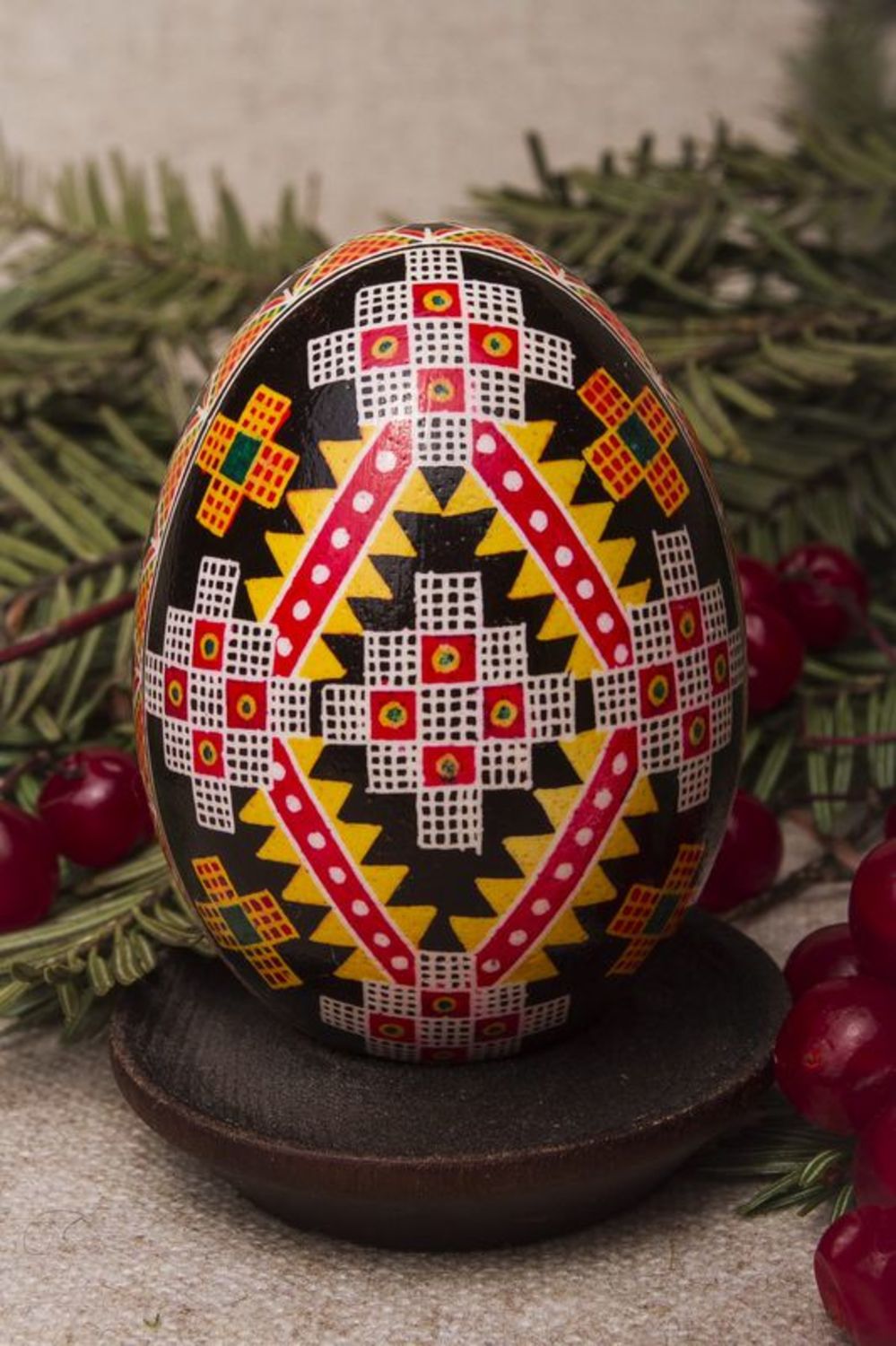 Huevo ucraniano de Pascua hecho a mano foto 1
