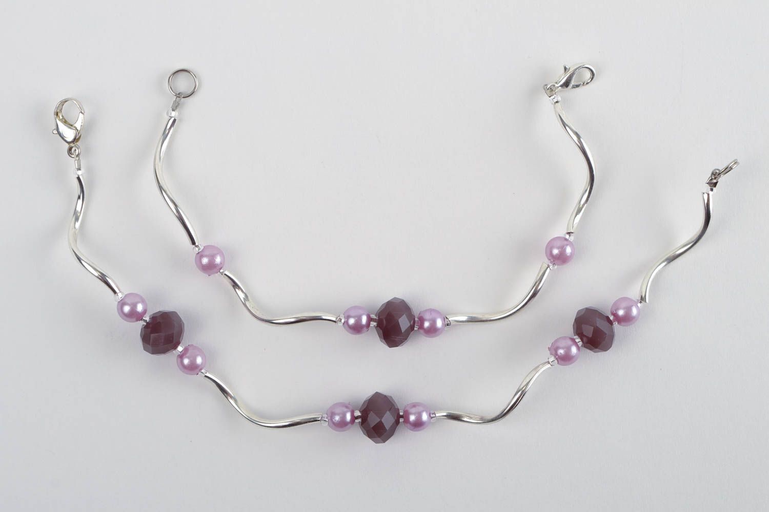 Handmade metal two-row bracelet set with purple and cherry beads for women photo 3