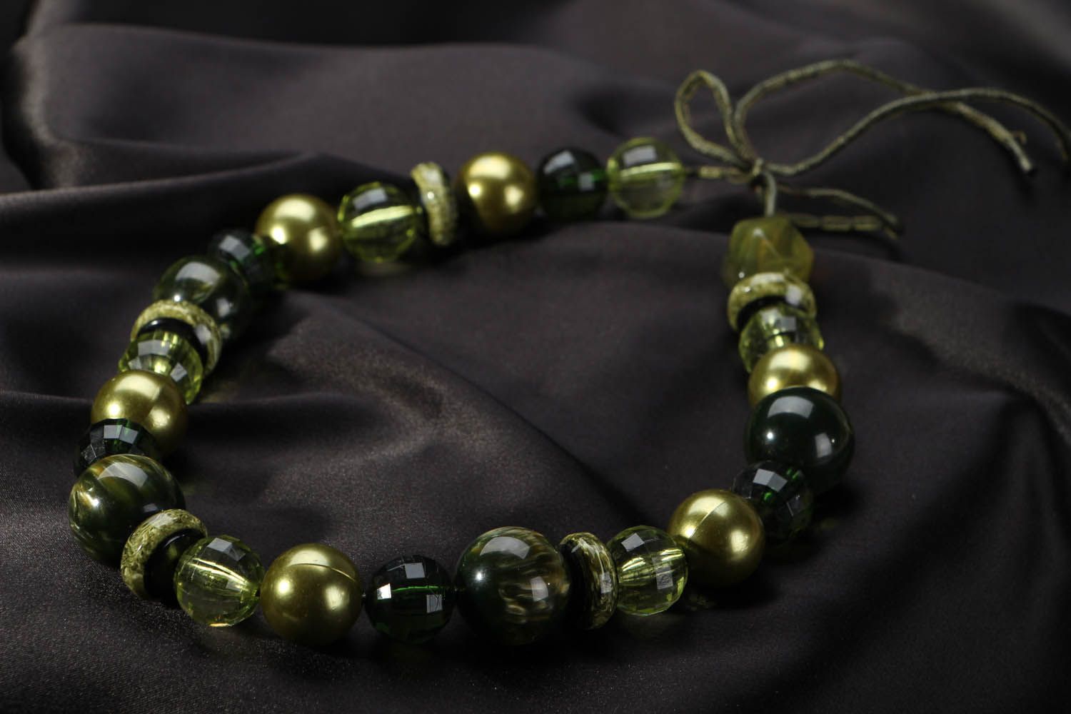Collier de perles fantaisie vertes fait main photo 2