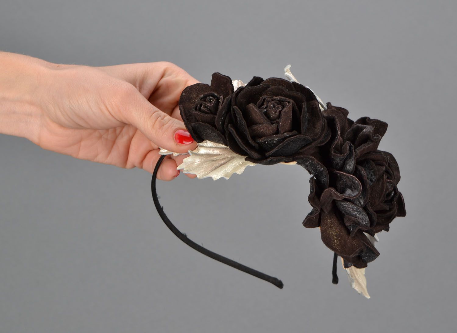 Leather headband with flowers photo 1