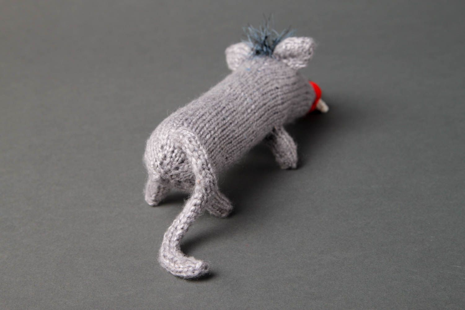 Peluche rat gris Jouet fait main tricoté en laine original Cadeau pour enfant photo 3