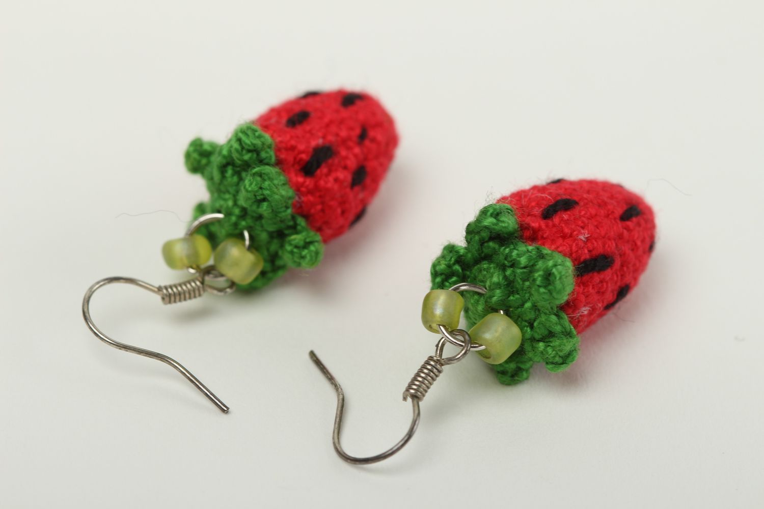 Boucles d'oreilles fraise Bijou fait main tricotées au crochet Cadeau femme photo 4