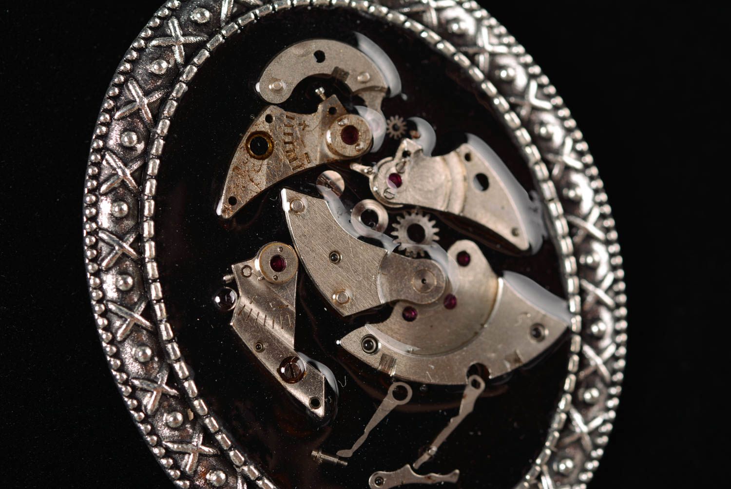 Pendentif en métal Bijoux fait main ovale style steampunk Accessoire femme photo 3