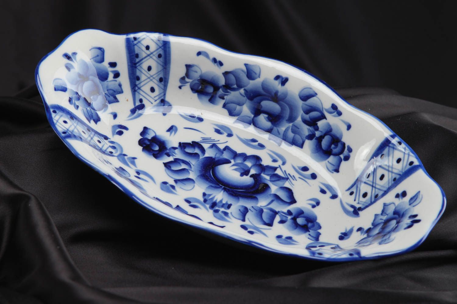 Assiette creuse ovale en porcelaine avec peinture de Gjel bleu blanc fait main photo 5