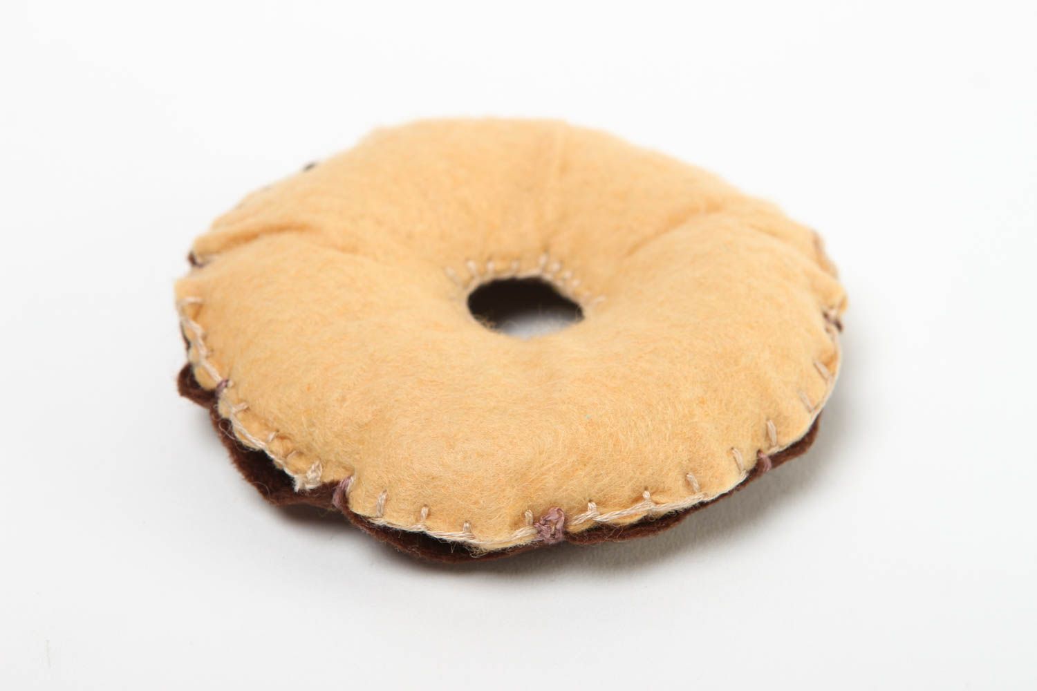 Peluche donut marron faite main Jouet feutrine original Cadeau pour enfant photo 4