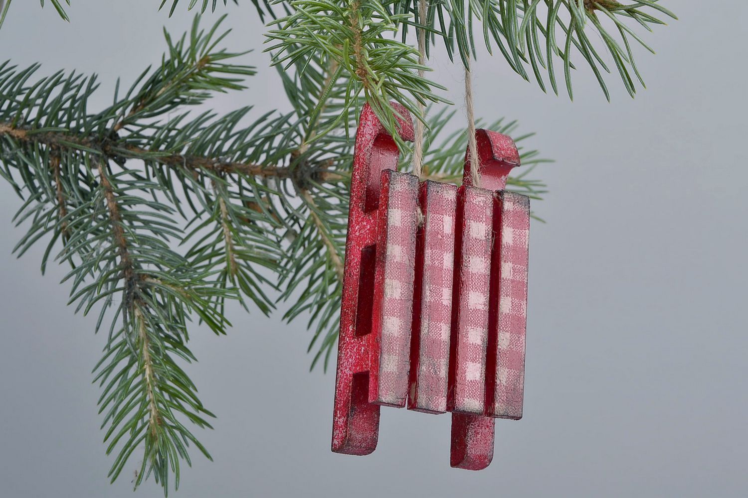El adorno para el árbol de Navidad Trineo a cuadros foto 6