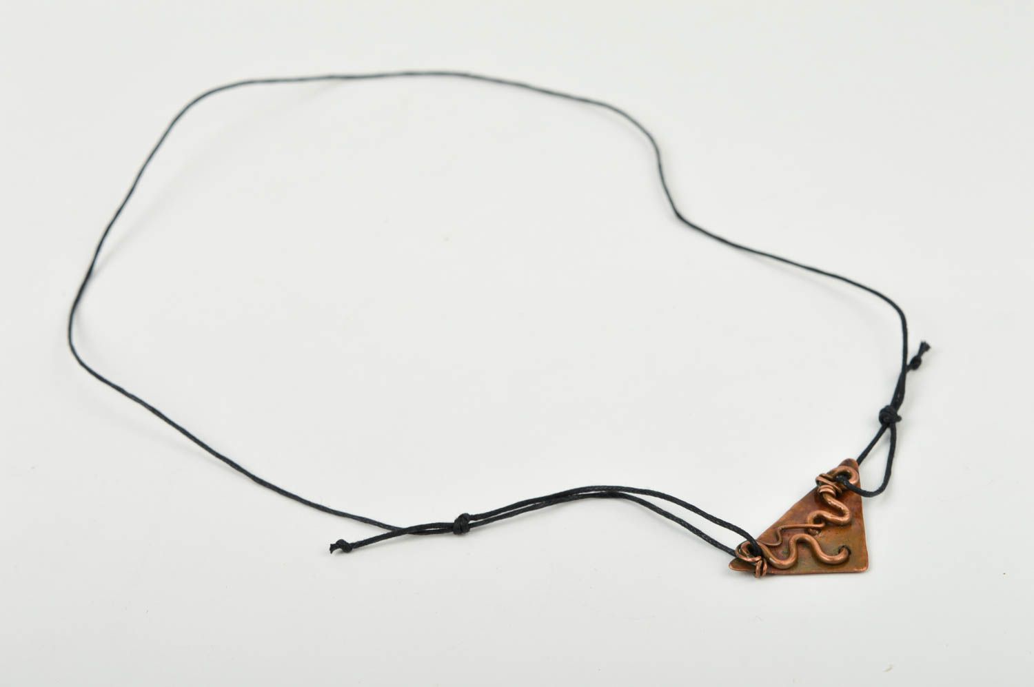 Украшение ручной работы украшение из меди женский кулон на вощеном шнурке фото 4