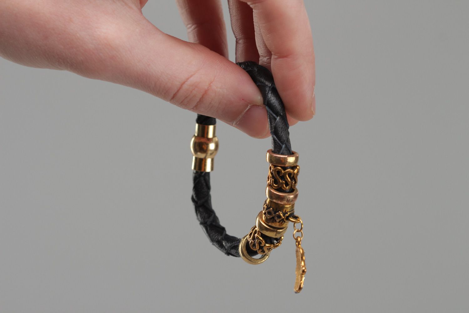 Handmade genuine leather wrist bracelet with metal charm Hand of Fatima photo 5