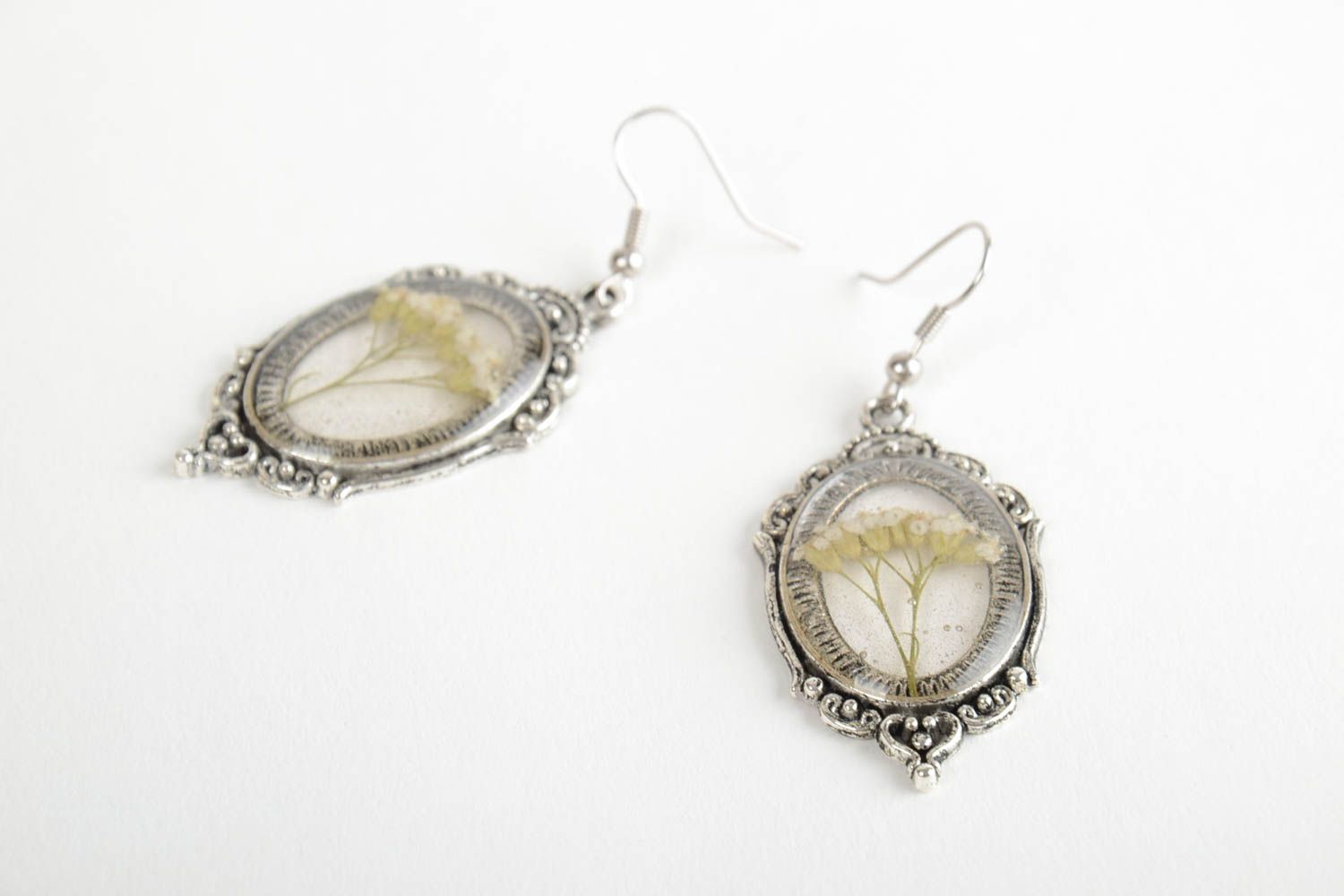 Beautiful women's handmade vintage earrings with dried flowers and epoxy photo 3