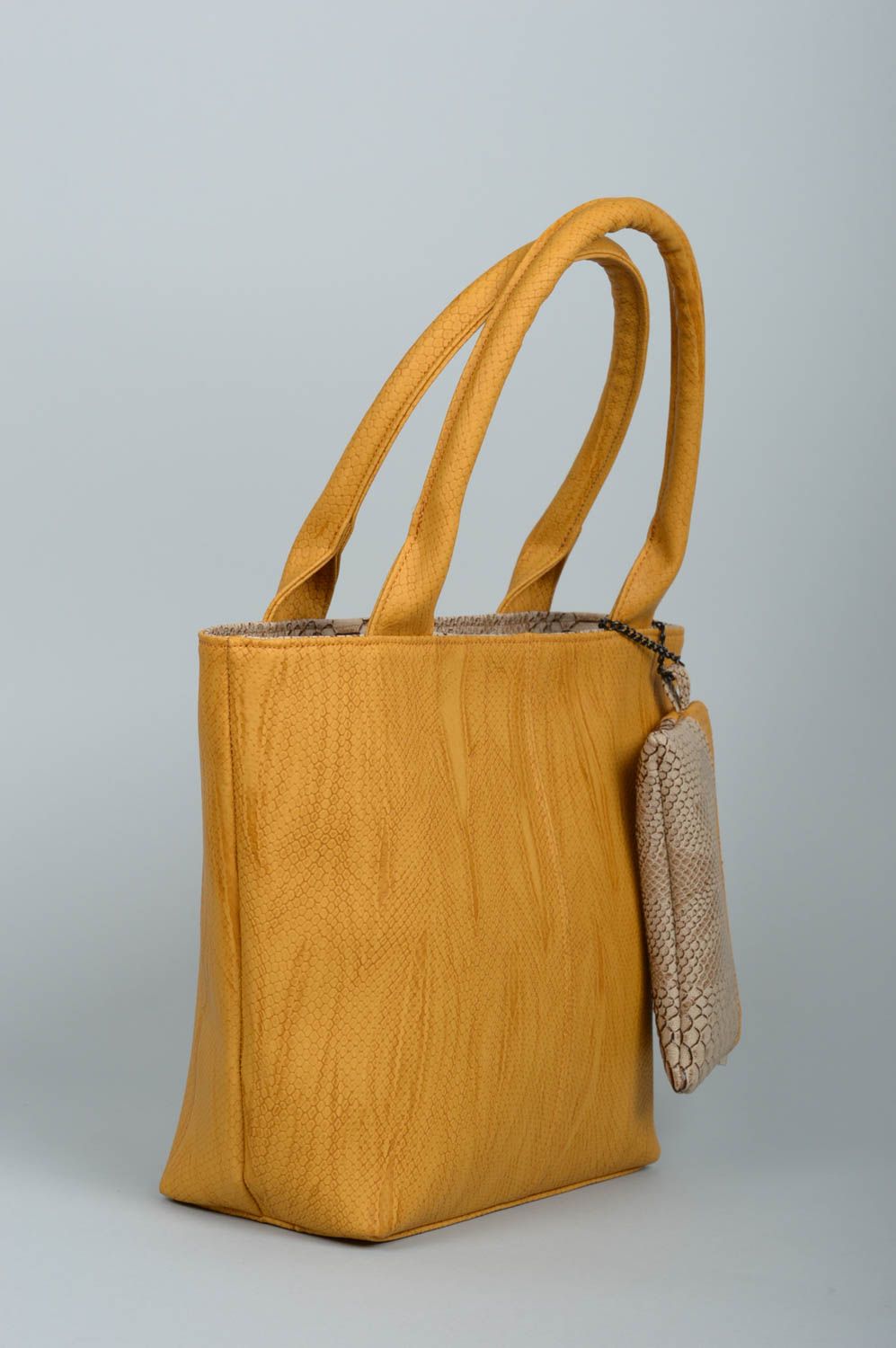 Сумка ручной работы сумка с кошельком сумка из кожзама желтая в деловом стиле фото 2
