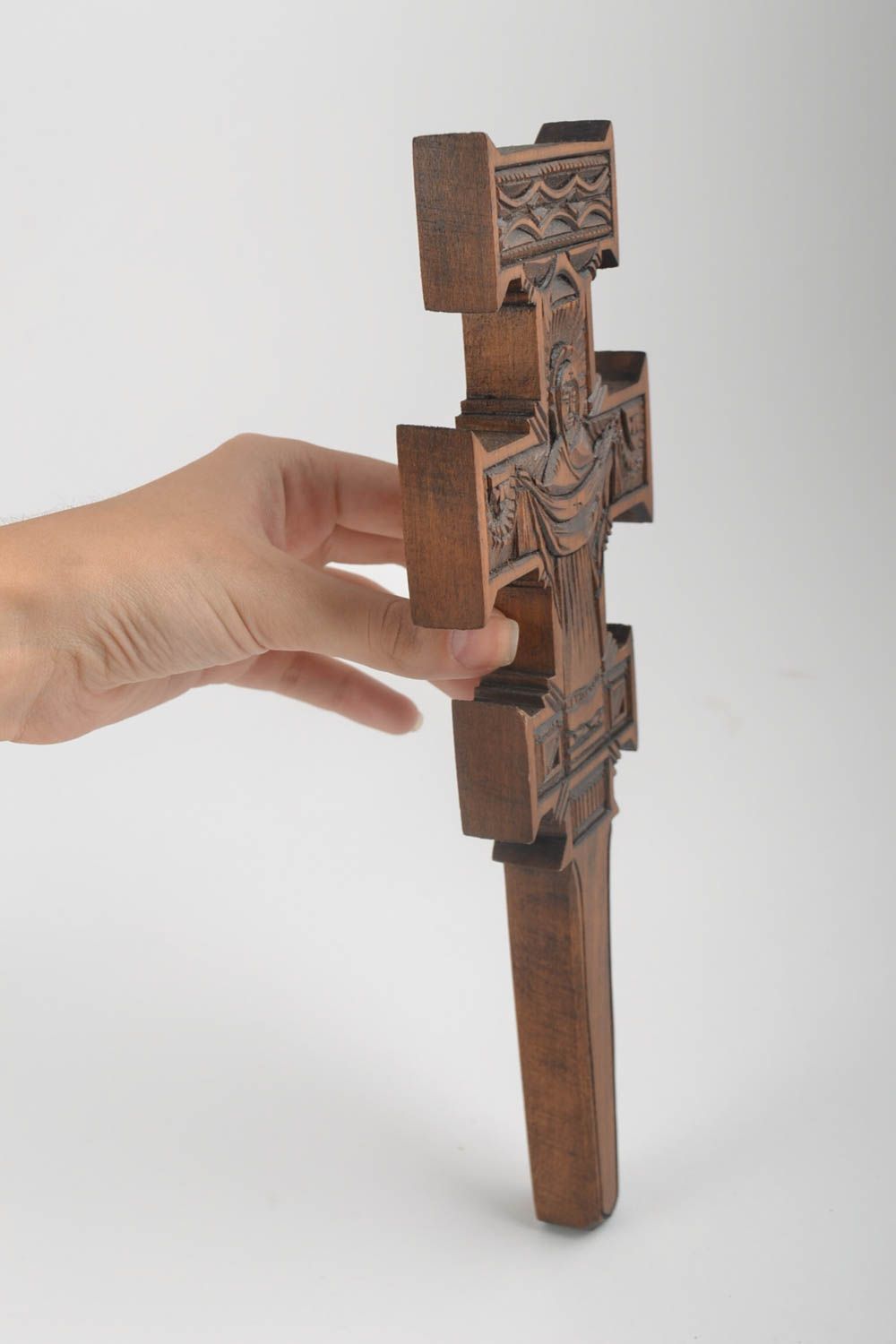 Крест ручной работы резной крест из дерева изделие из дерева украшение на стену фото 4