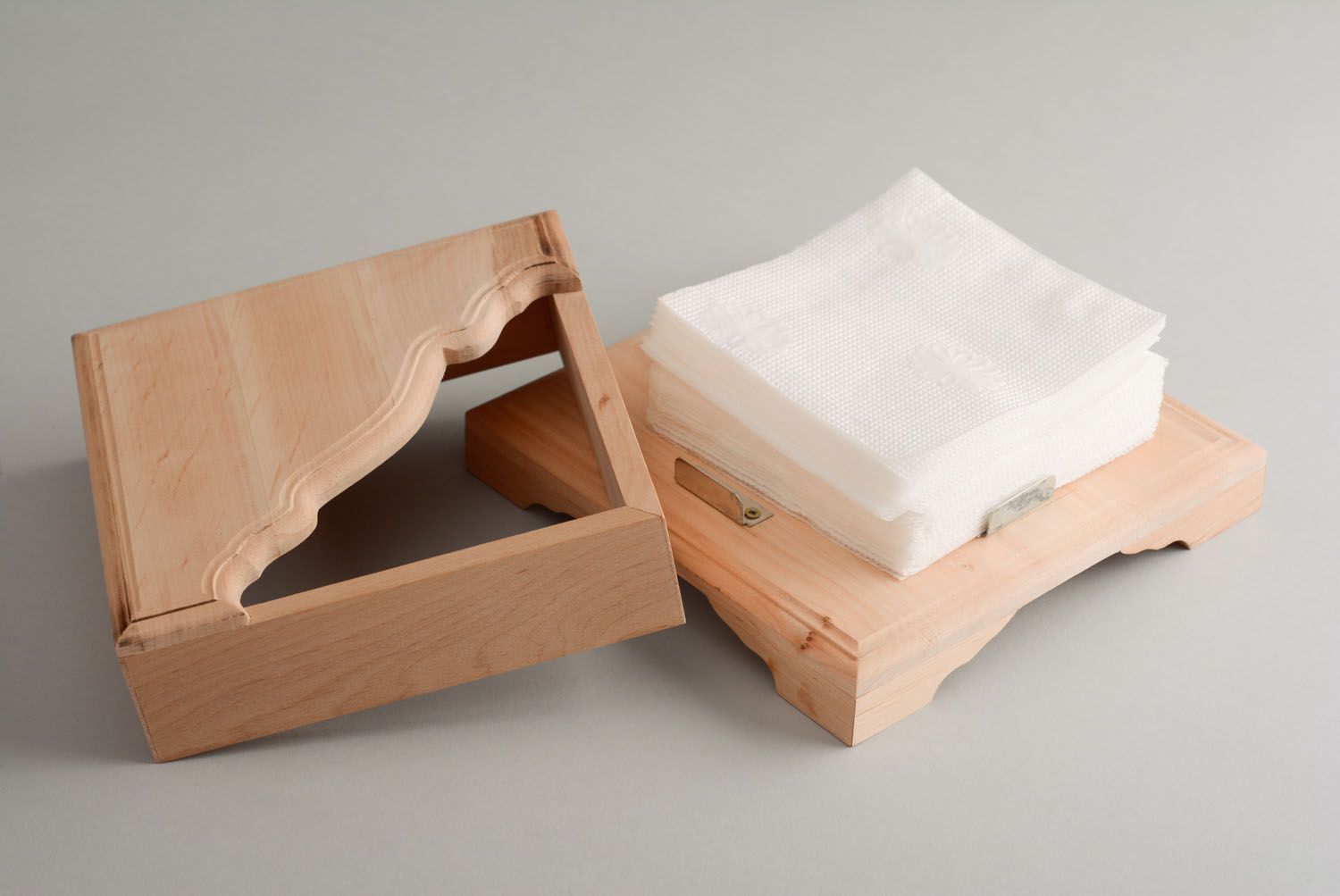 Porte-serviettes en papier en bois original à décorer photo 2