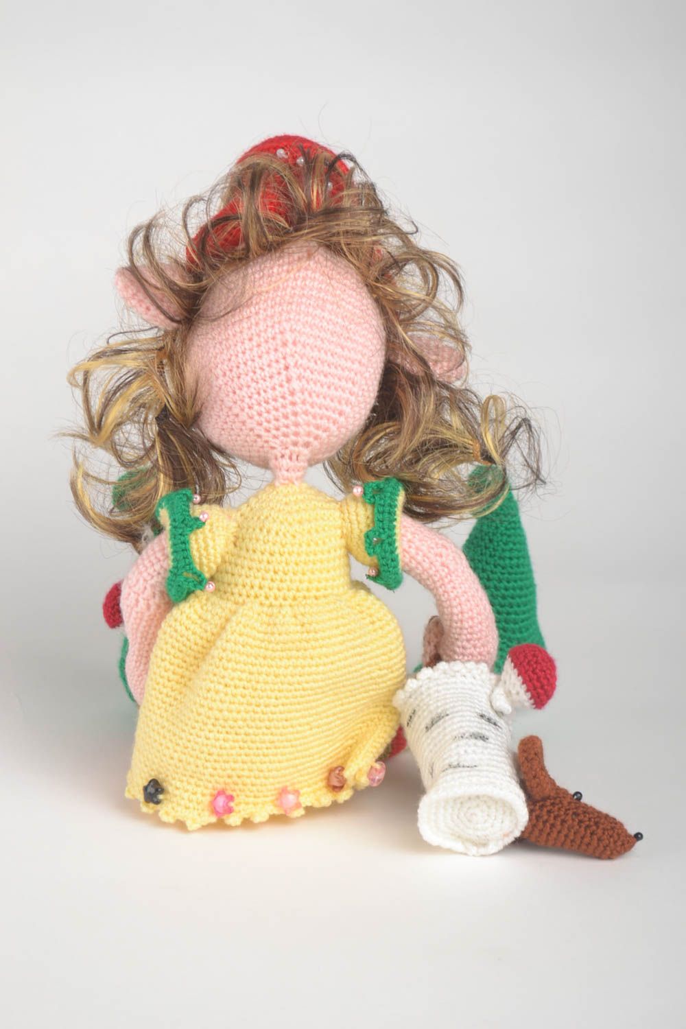 Jouet tricoté Peluche faite main Cadeau enfant original forme de fille-troll photo 3