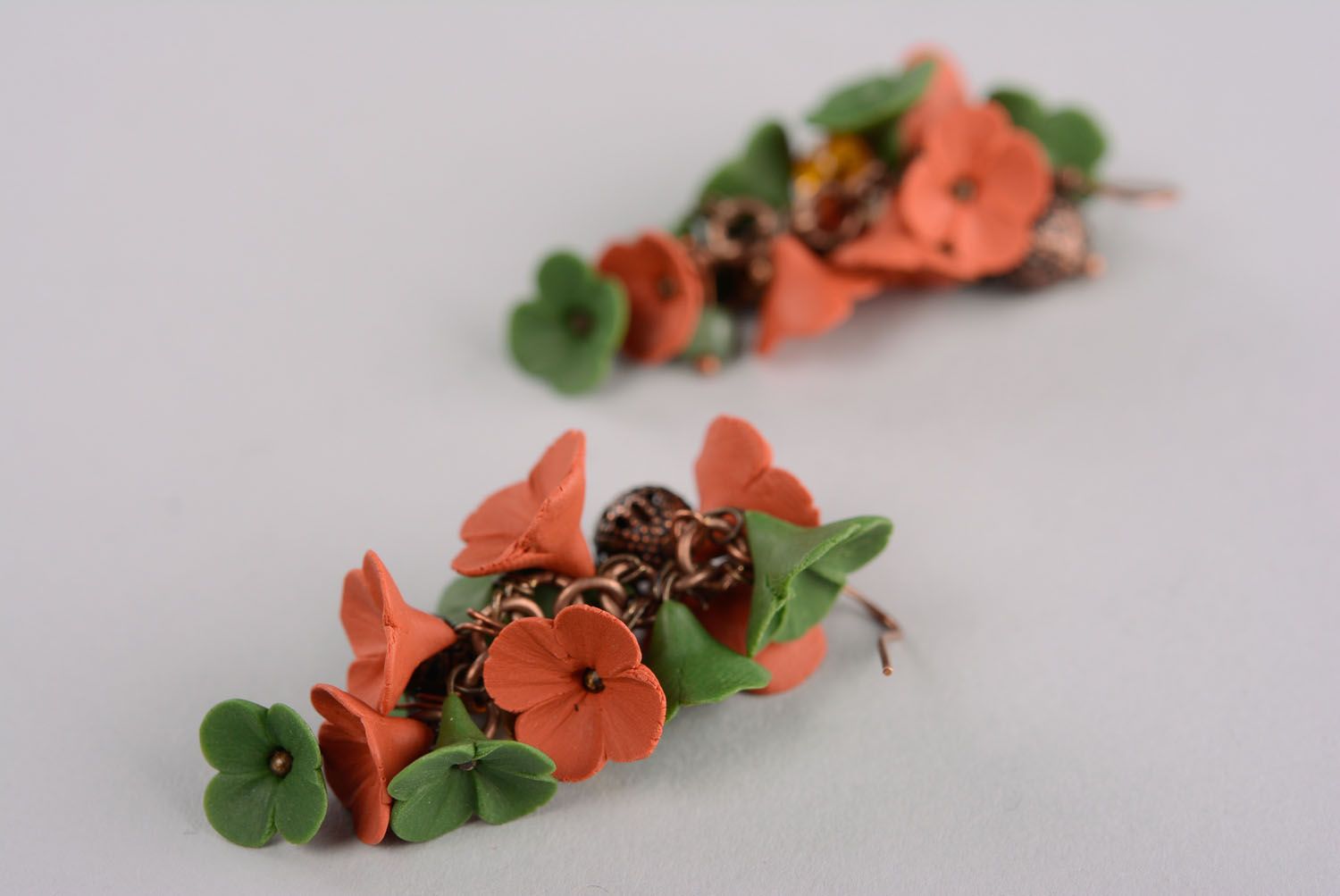 Boucles d'oreilles fleurs en pâte polymère photo 4