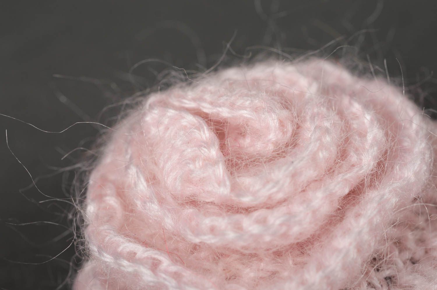 Аксессуар для волос хенд мейд розовая резинка крючком вязаная резинка цветок фото 3