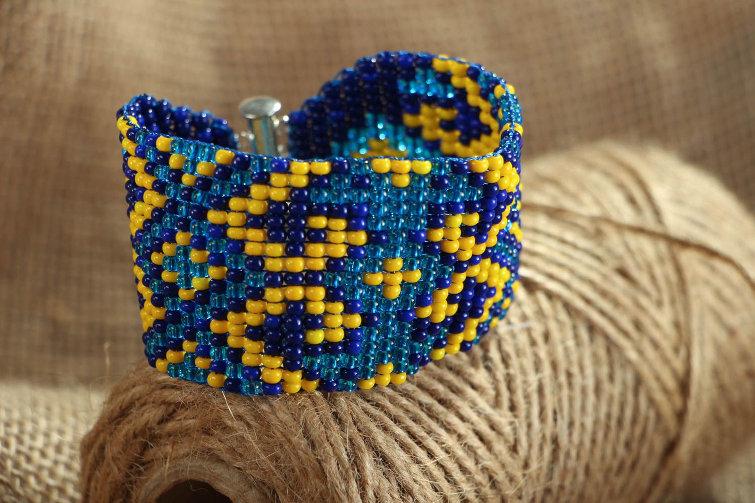 Bracelet large en perles de rocaille artisanal  photo 5